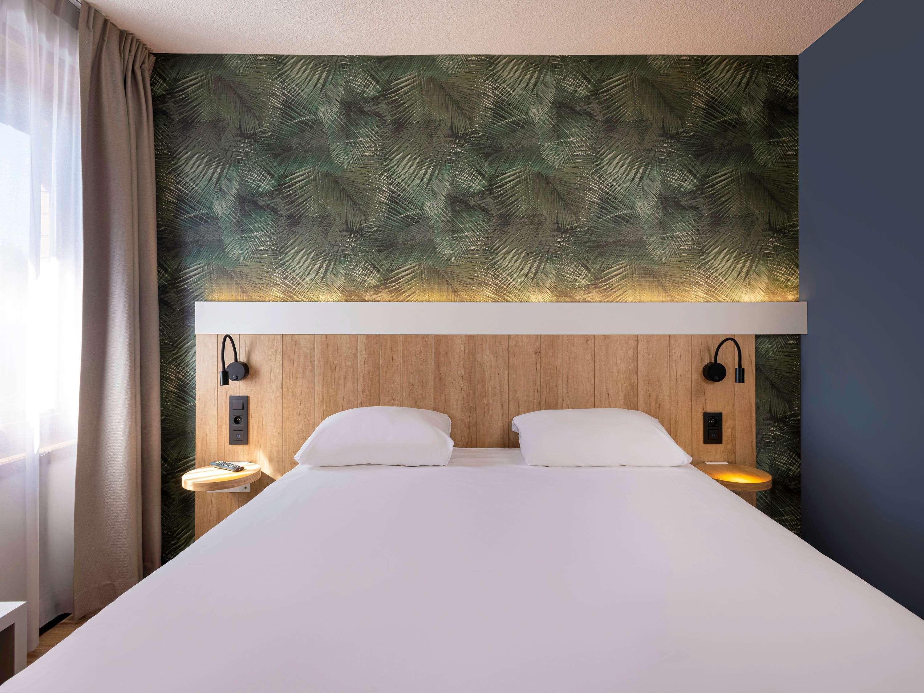 Double or Twin with Double Bed