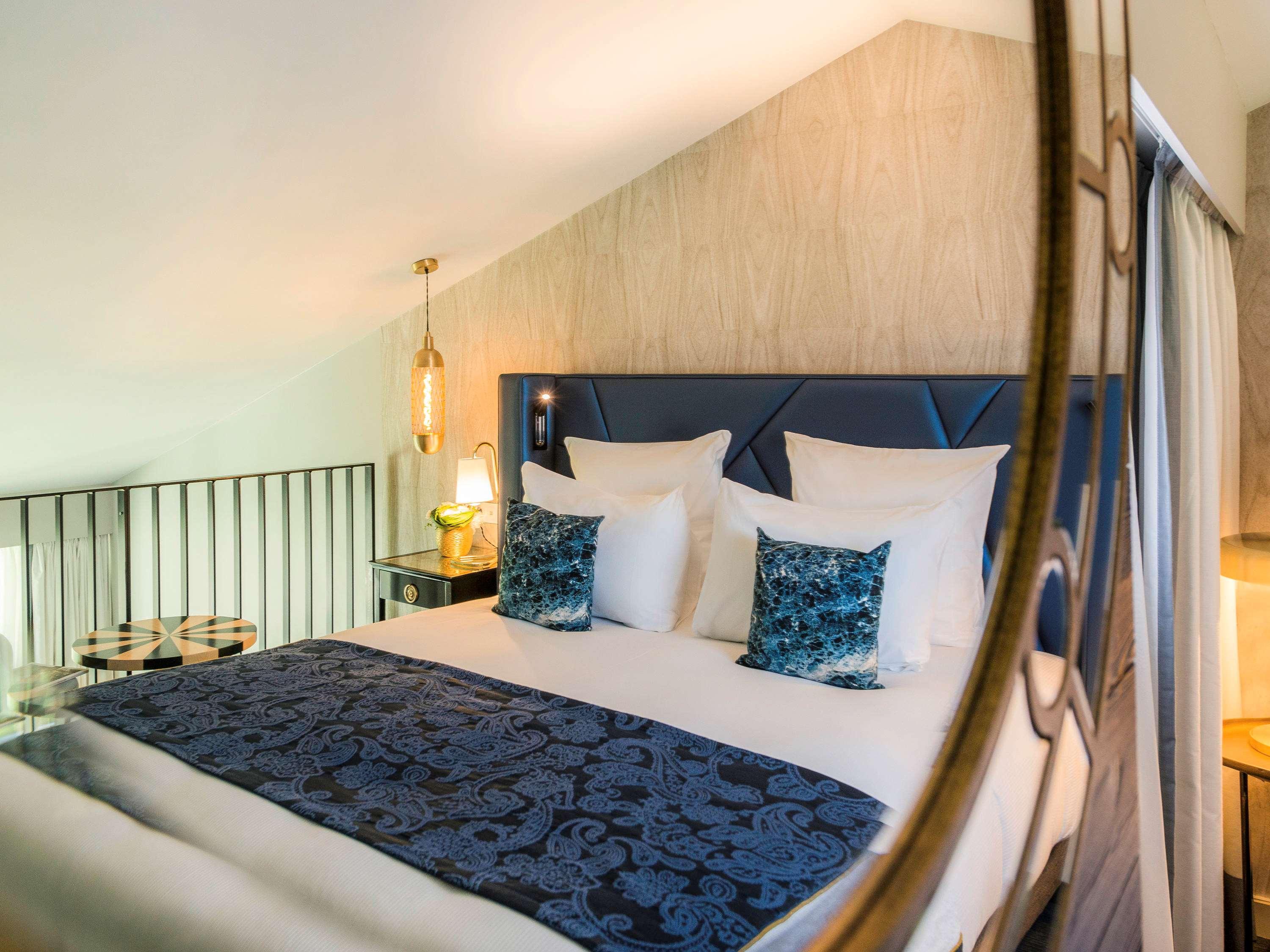 Junior Suite Ocean View King Bed