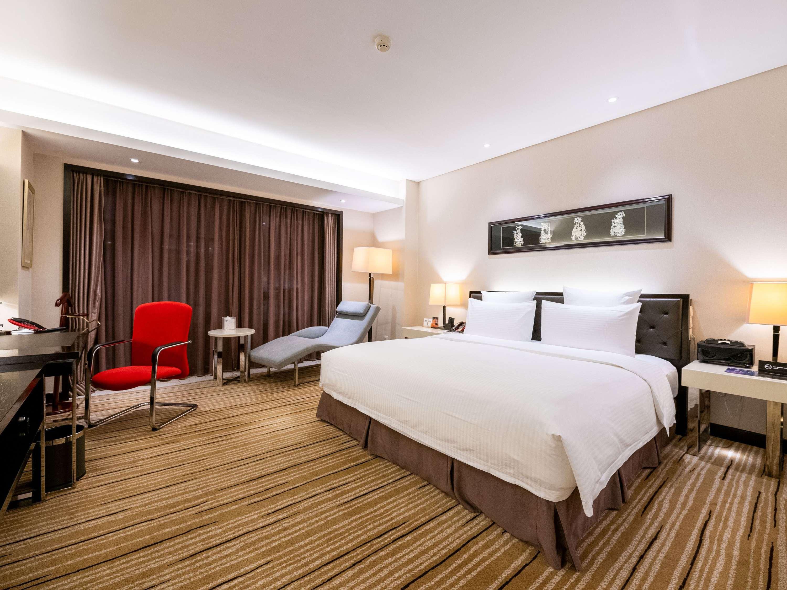 Double Executive King Bed