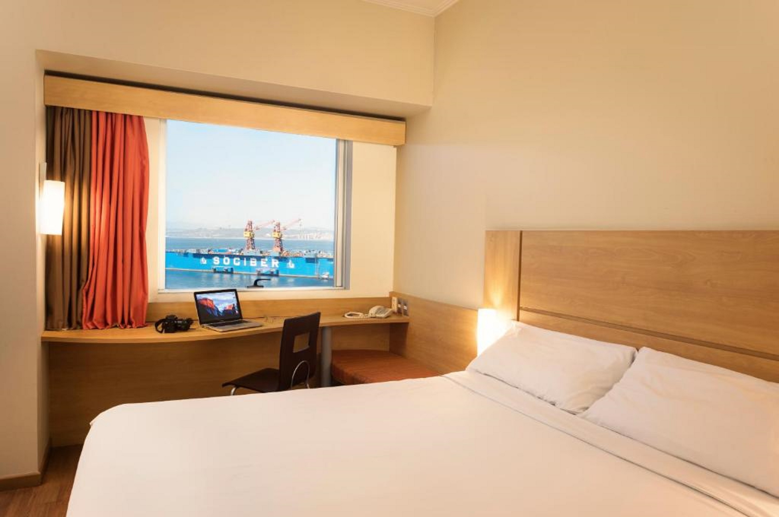 Double Queen Size Bed