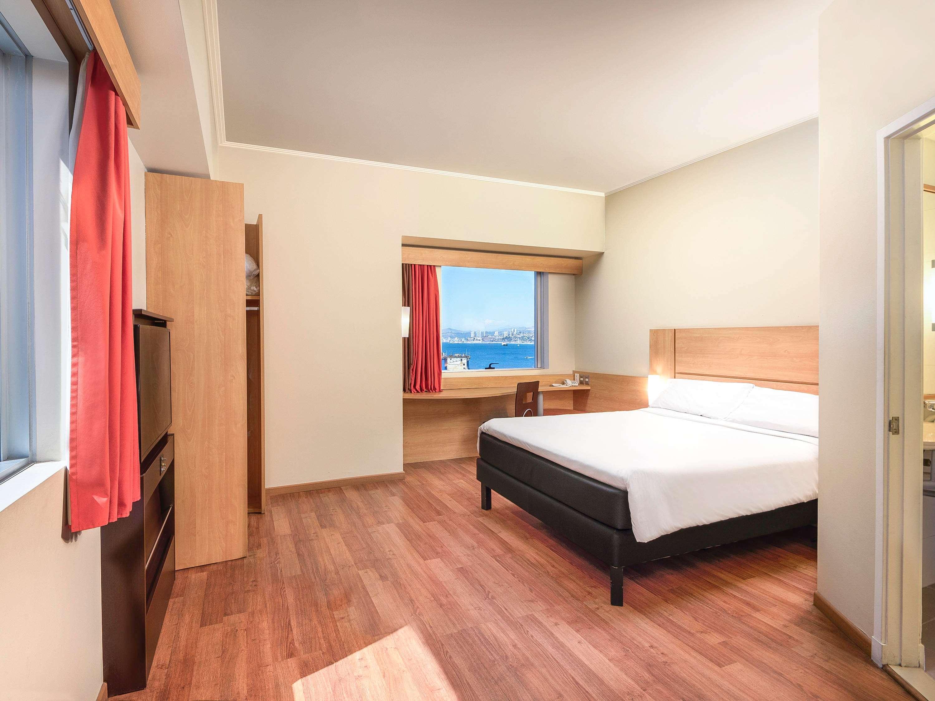 Double Queen Size Bed