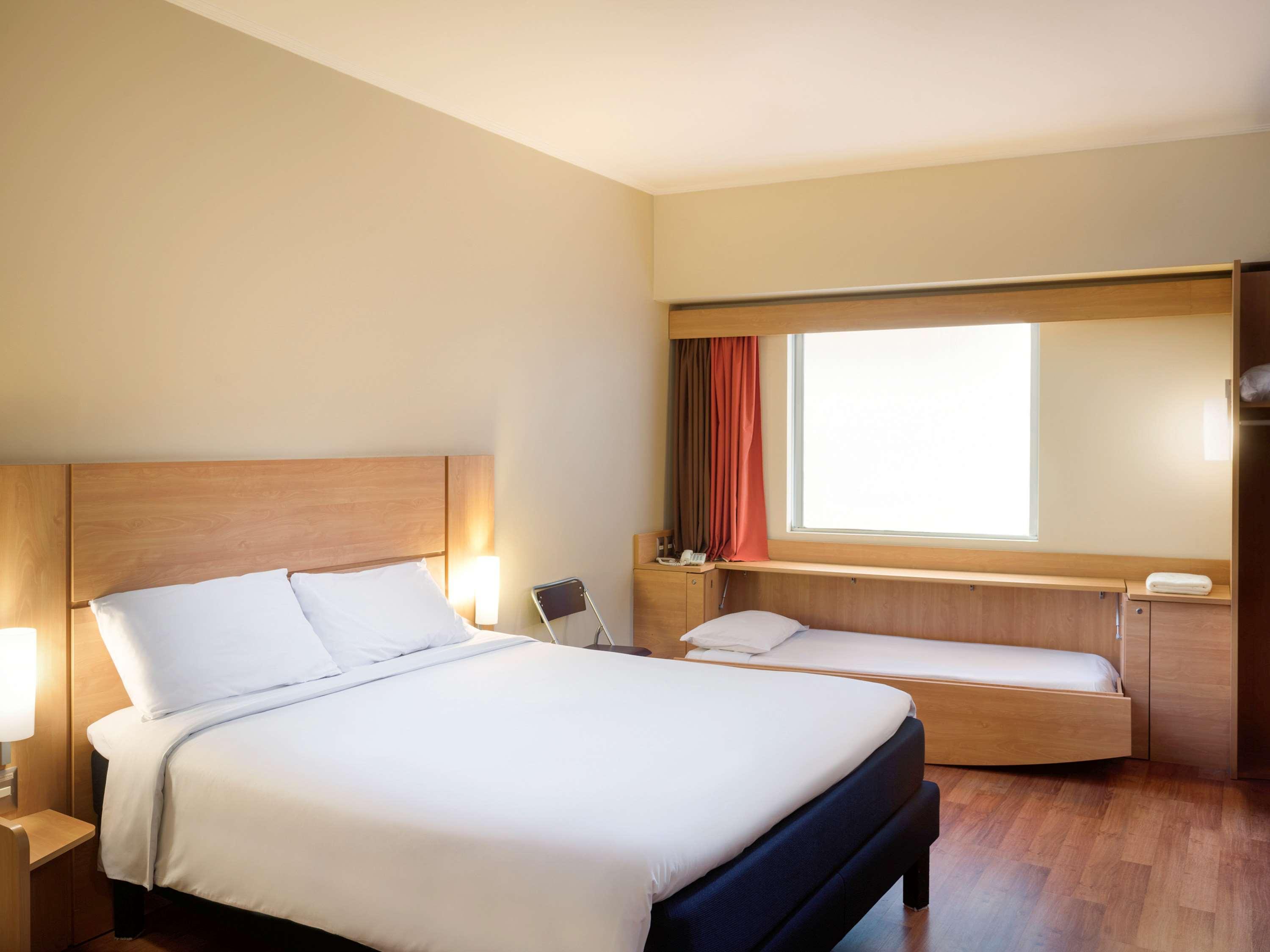 Double Queen Size Bed