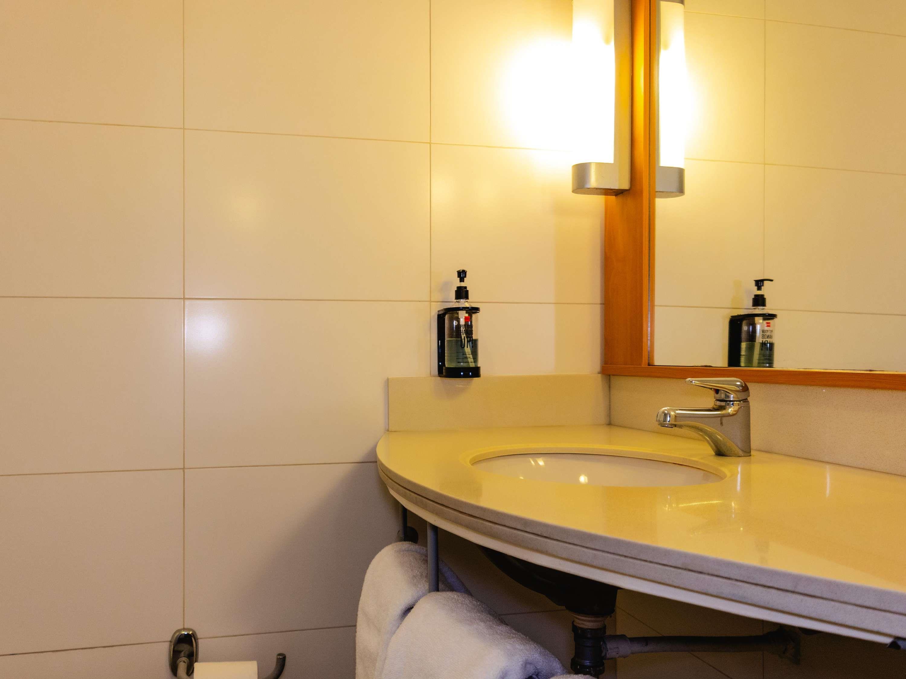 Double Queen Size Bed