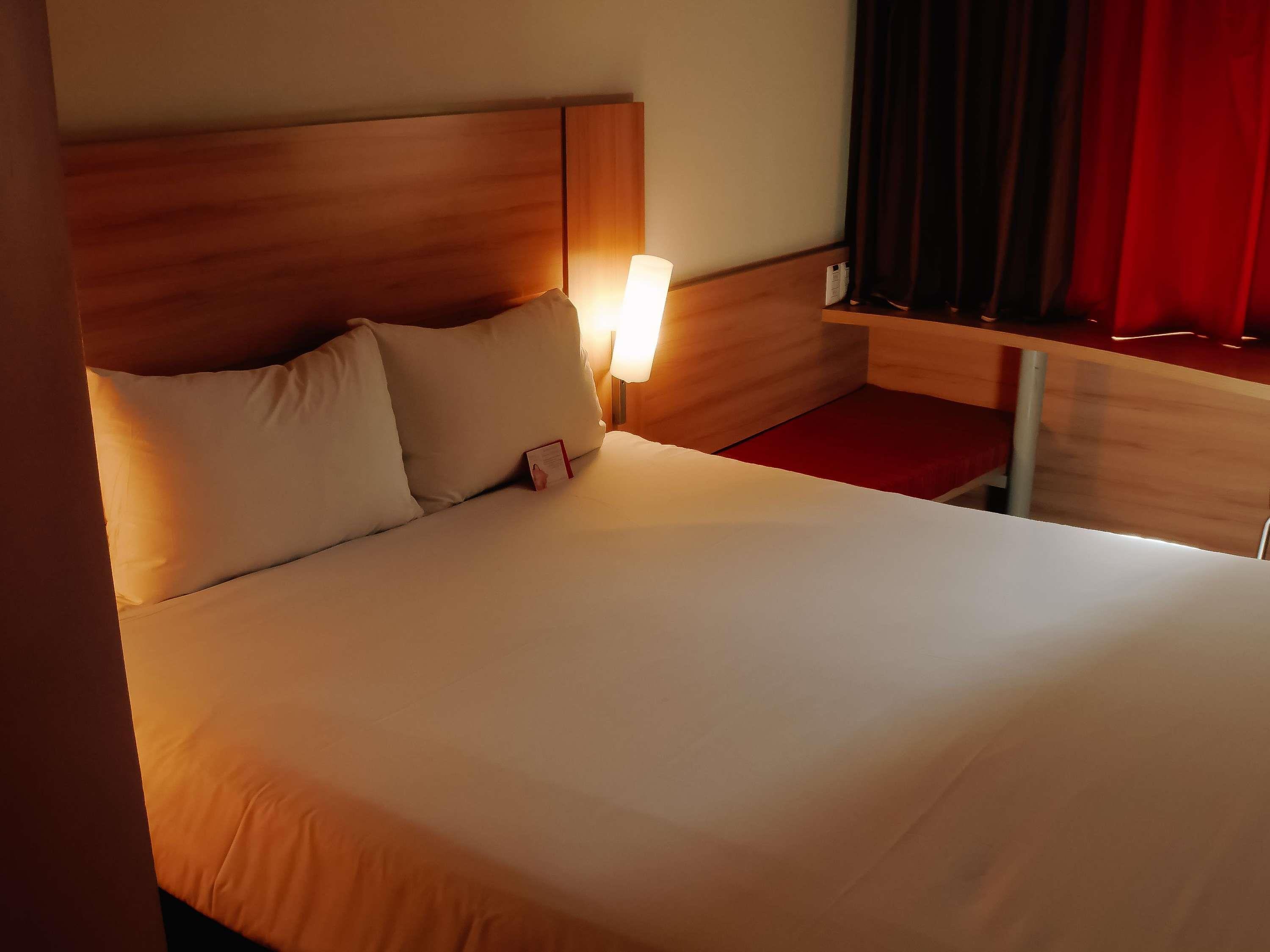 Double Queen Size Bed