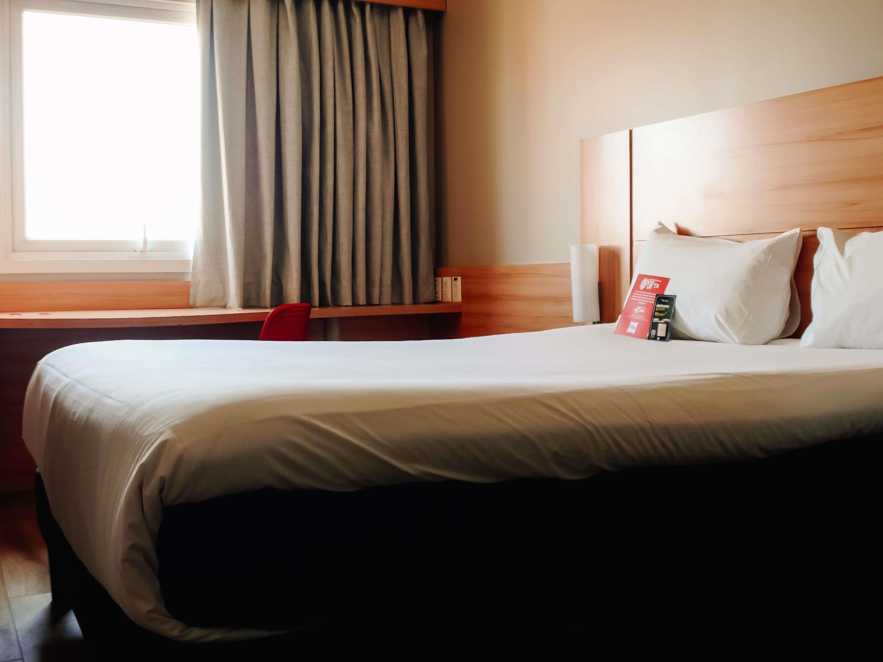 Double Queen Size Bed