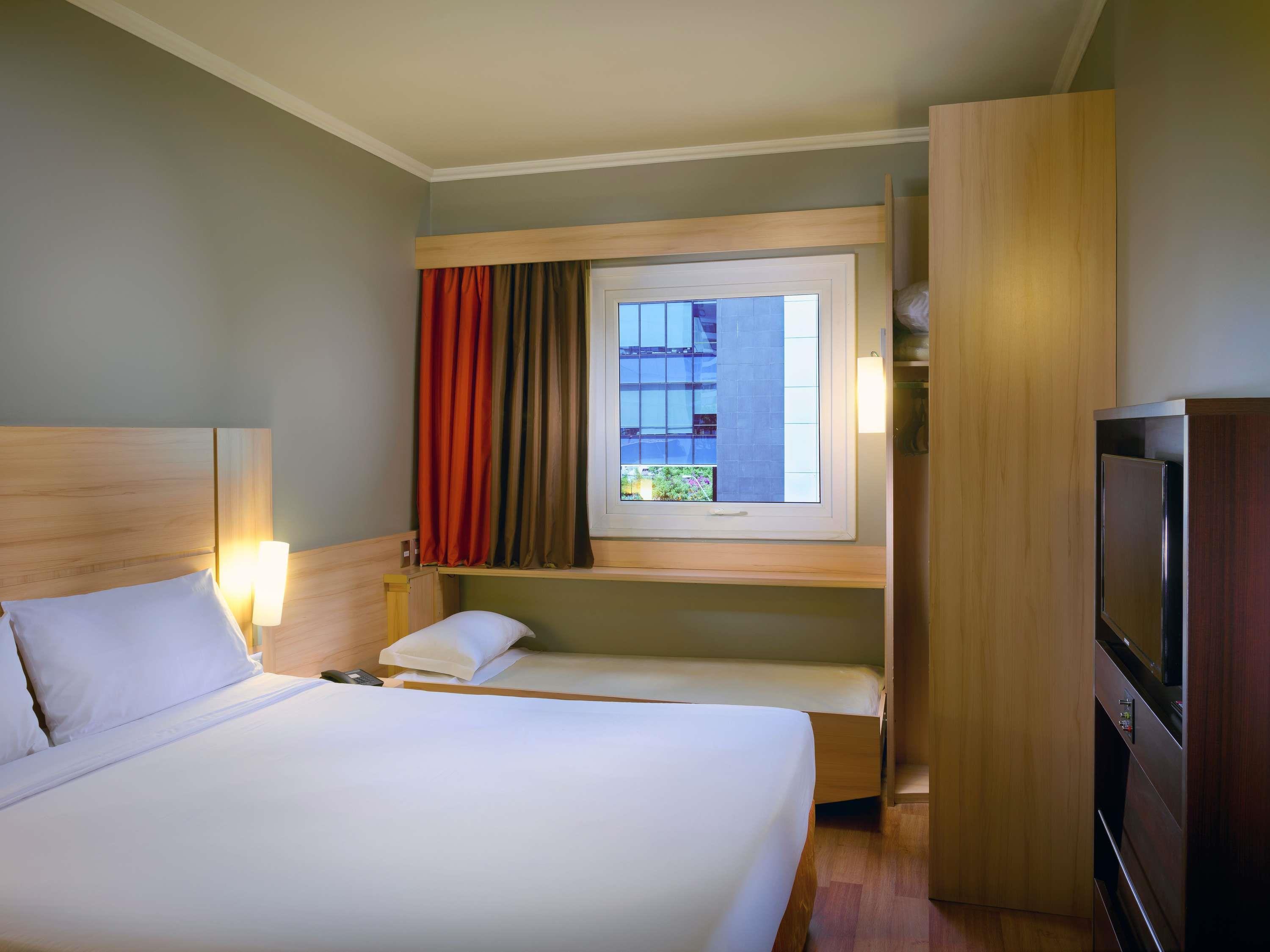 Double Queen Size Bed