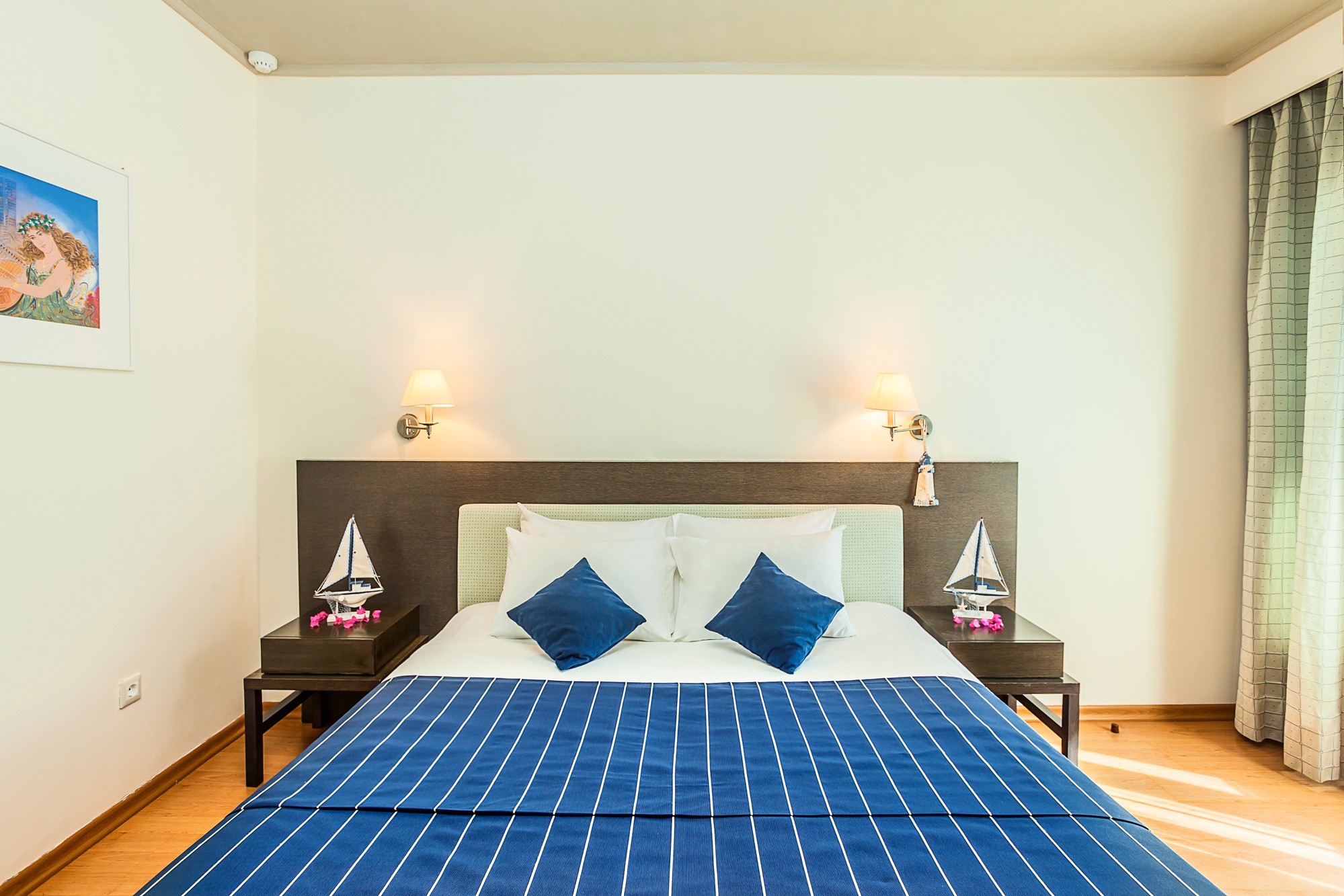 Double or Twin Mountain View