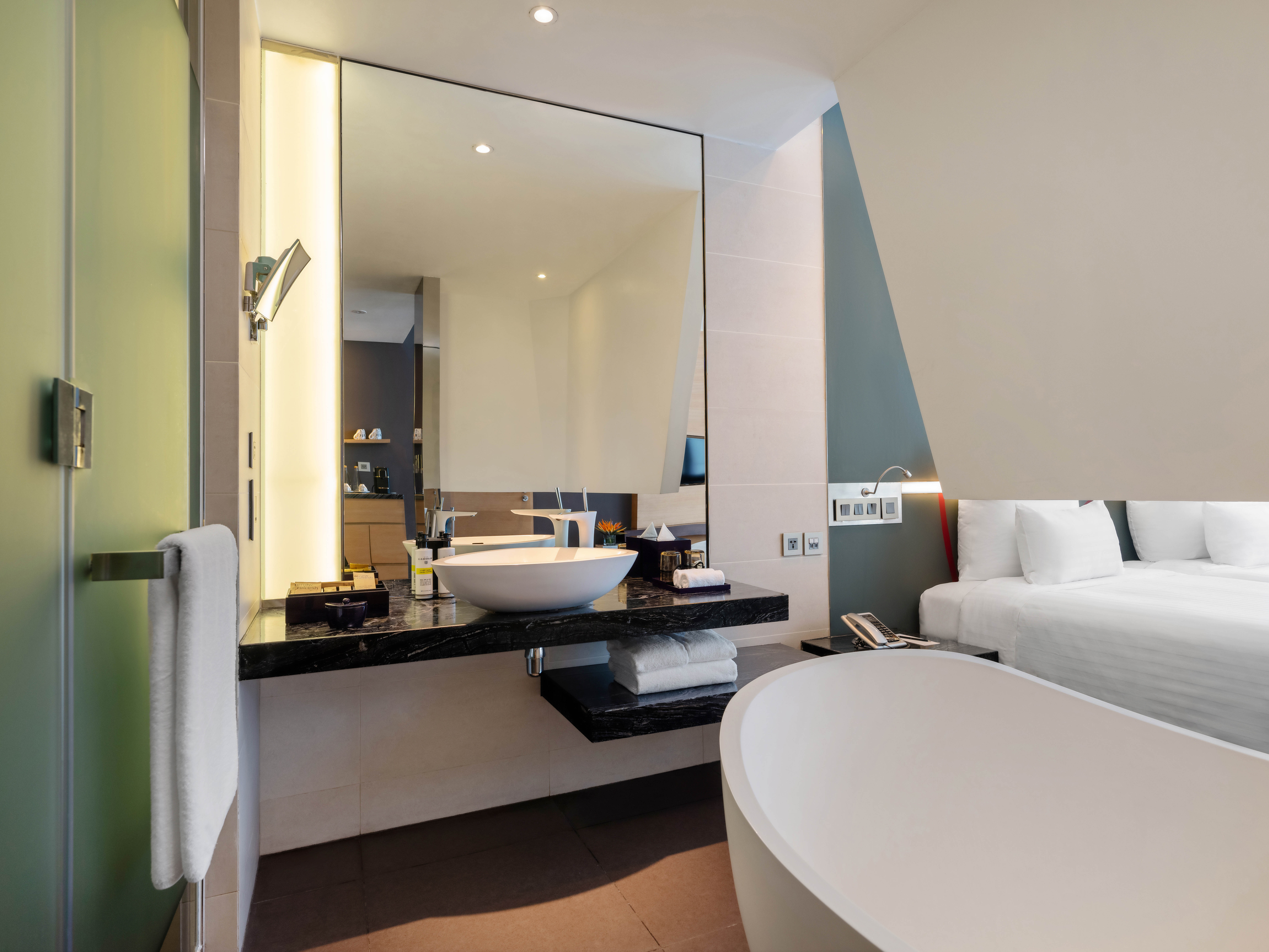 Double Deluxe King Bed