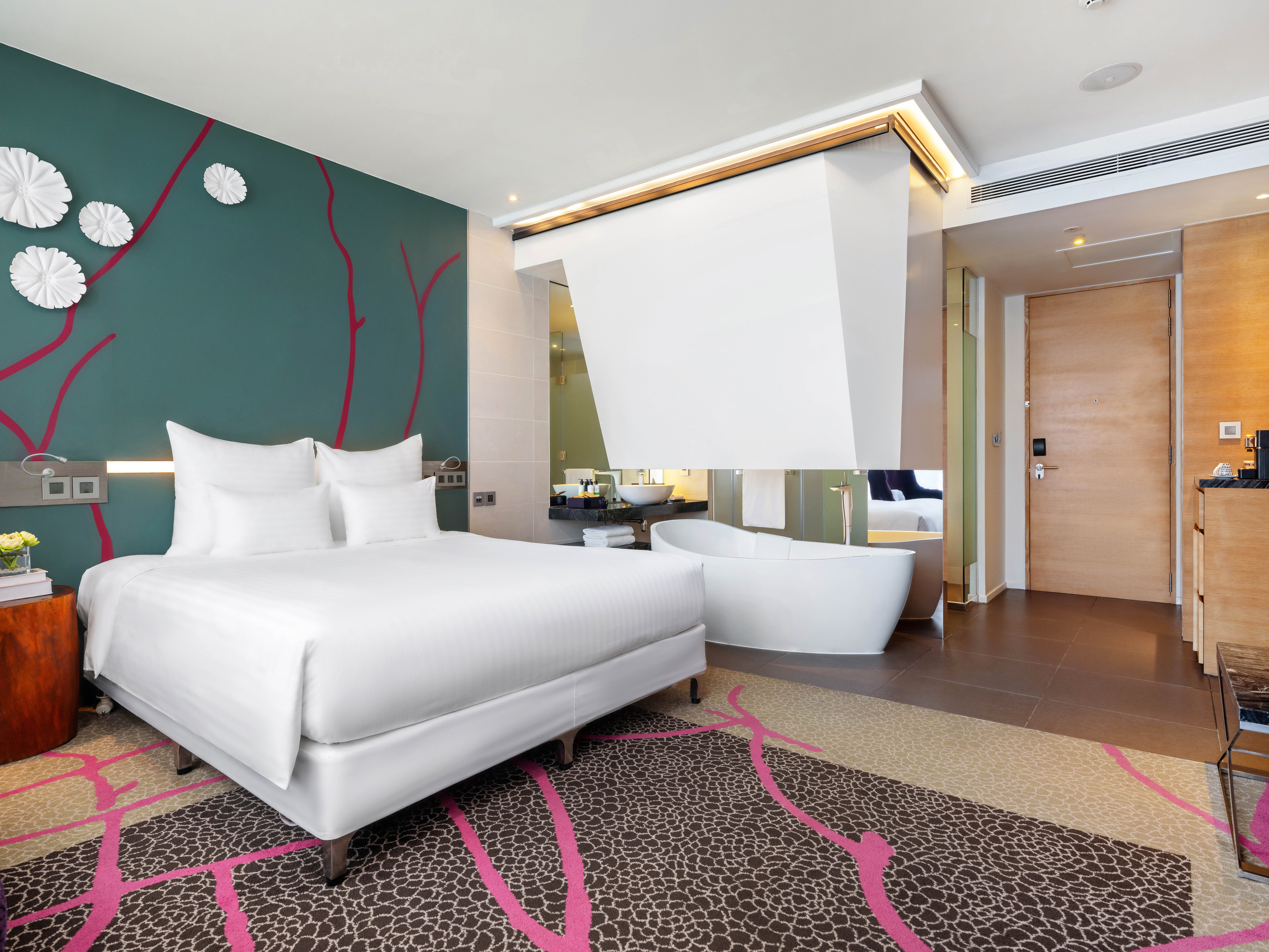 Double Deluxe King Bed