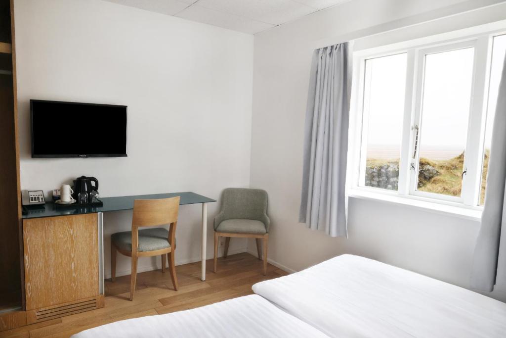 Double Single Economy