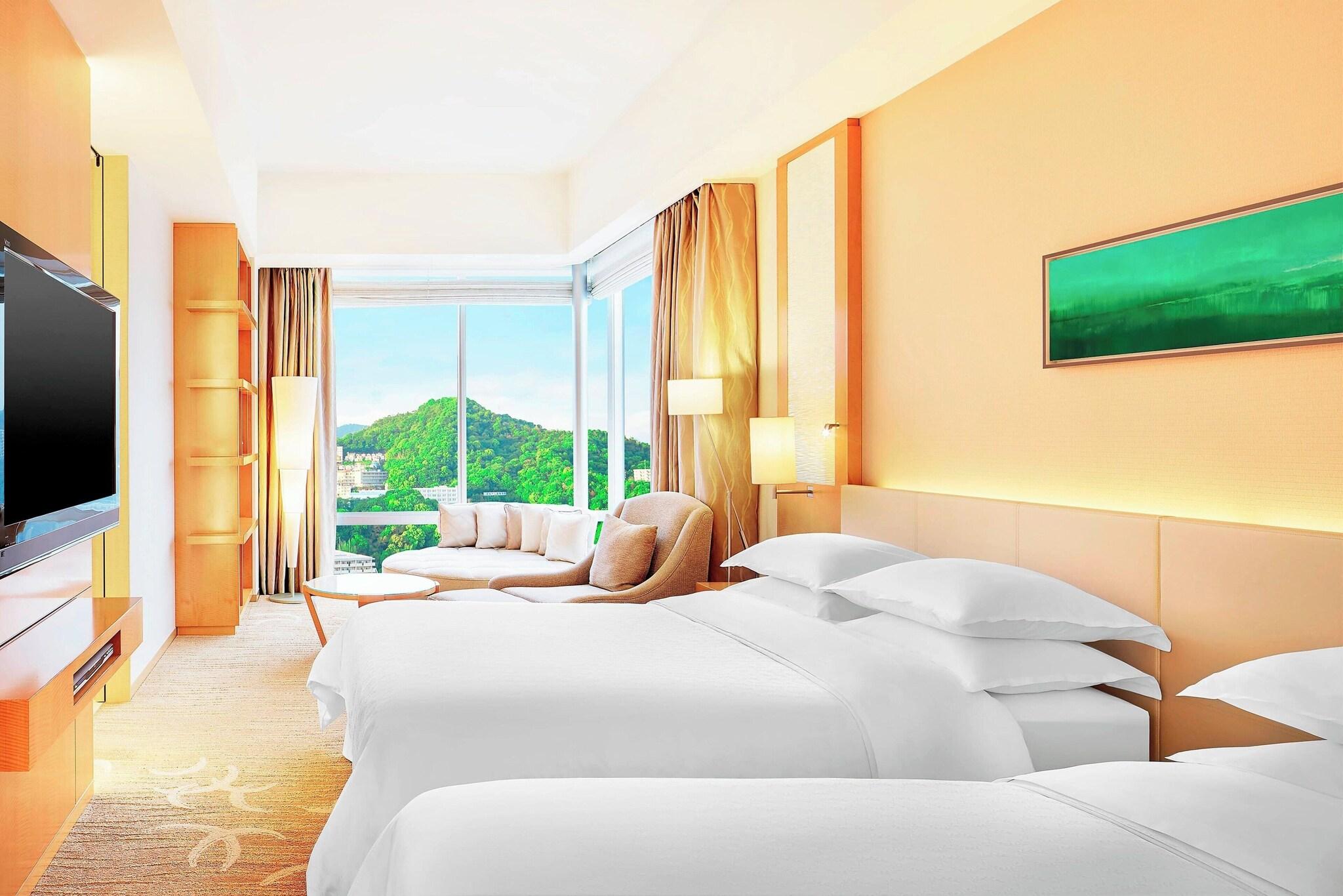 Suite Club City View