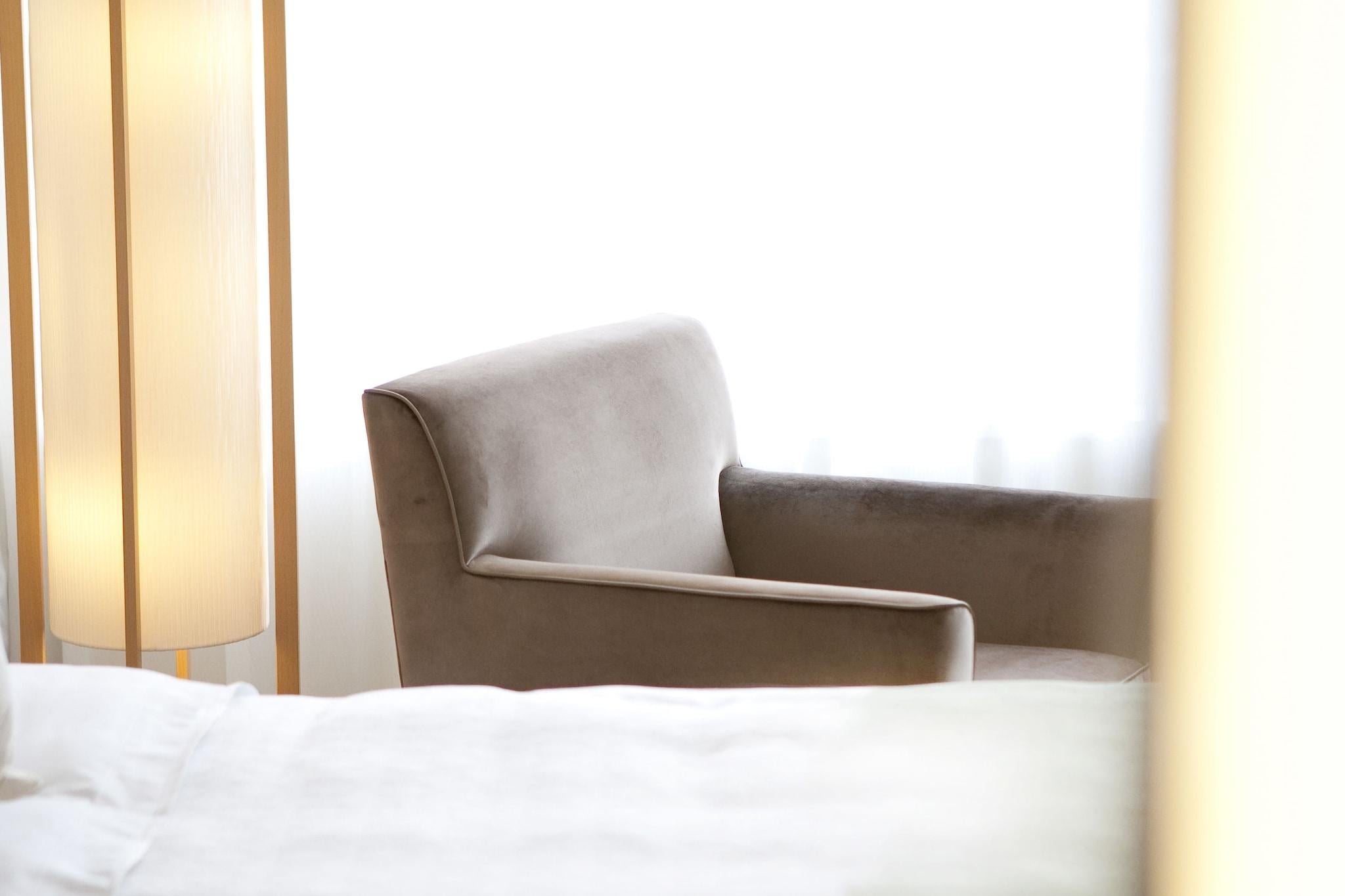 Double Club King Bed