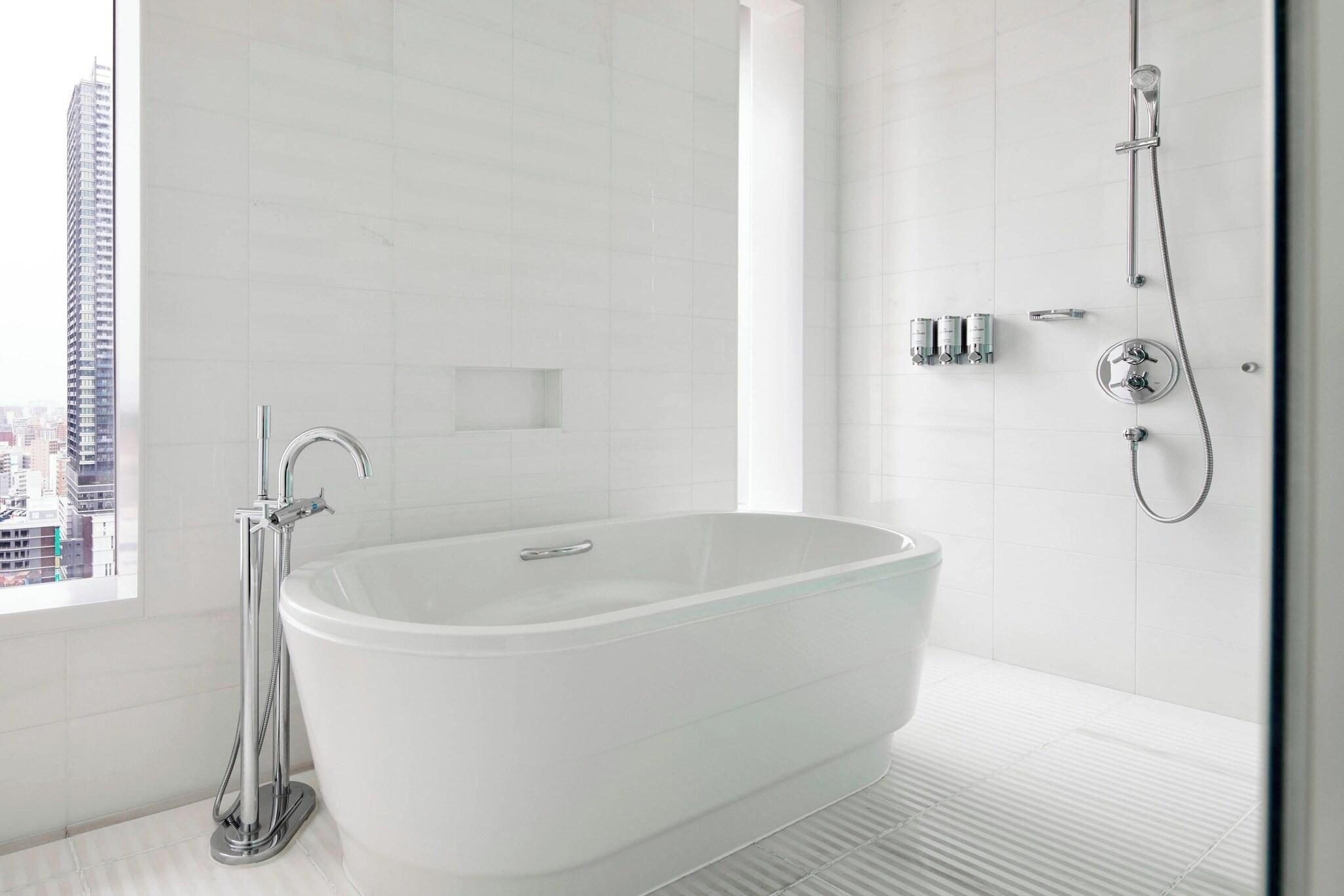 Suite Club Two Queen Beds