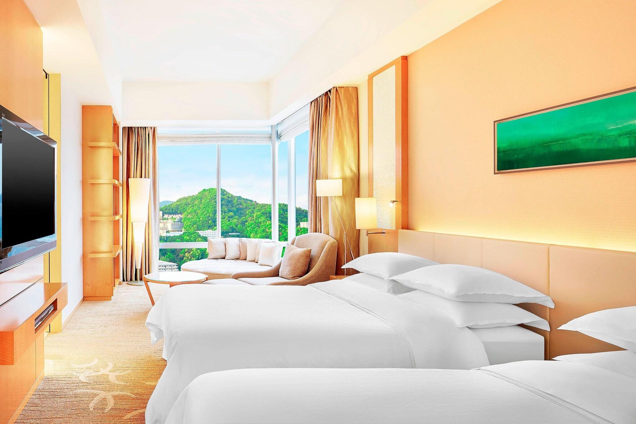 Suite Club City View