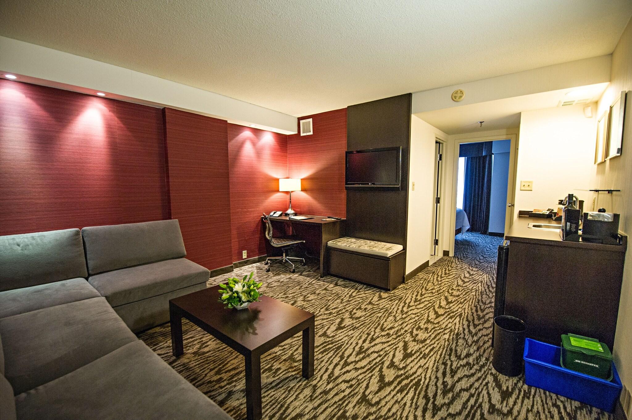 Junior Suite Queen Size Bed