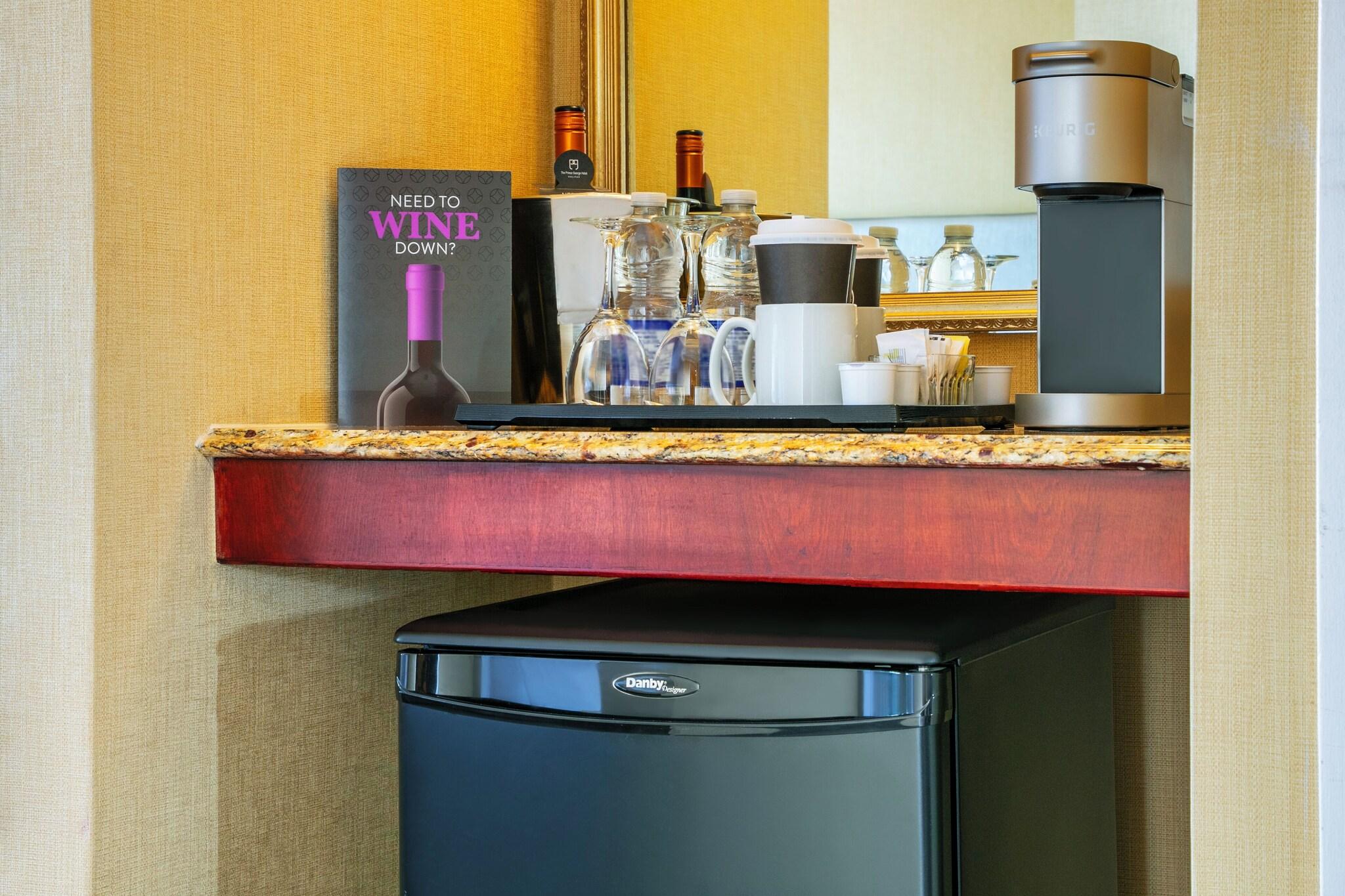 Quadruple Deluxe Two Queen Beds