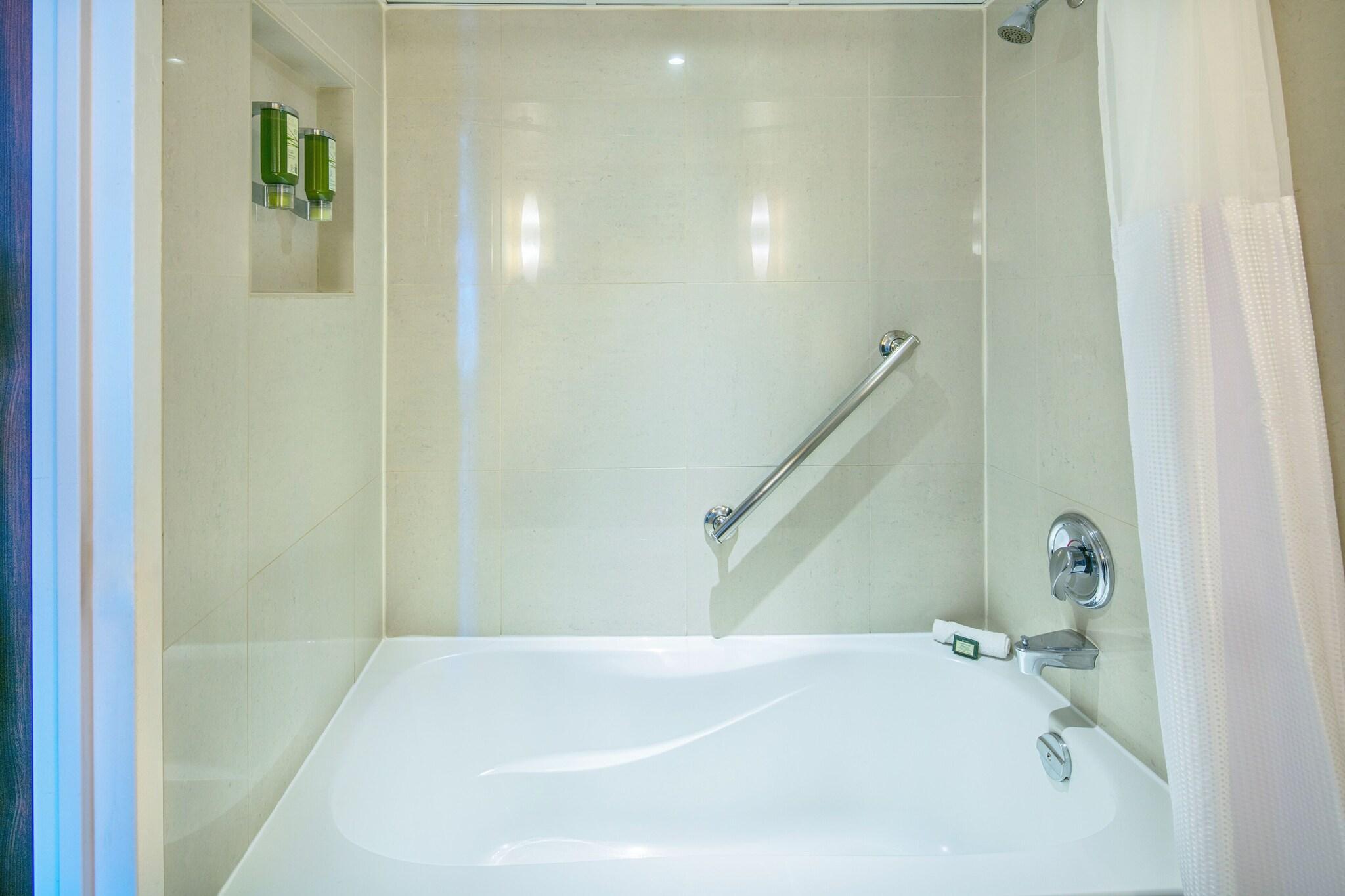 Suite Deluxe King Bed