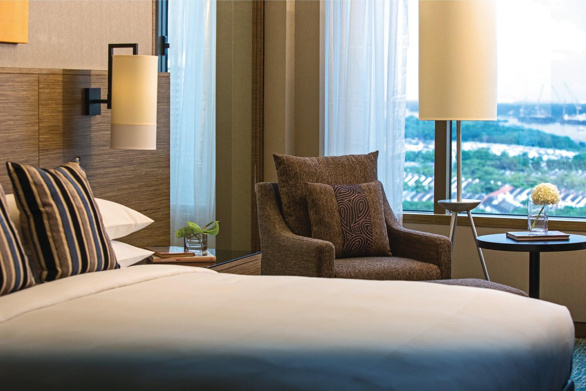 Double Bay View King Bed