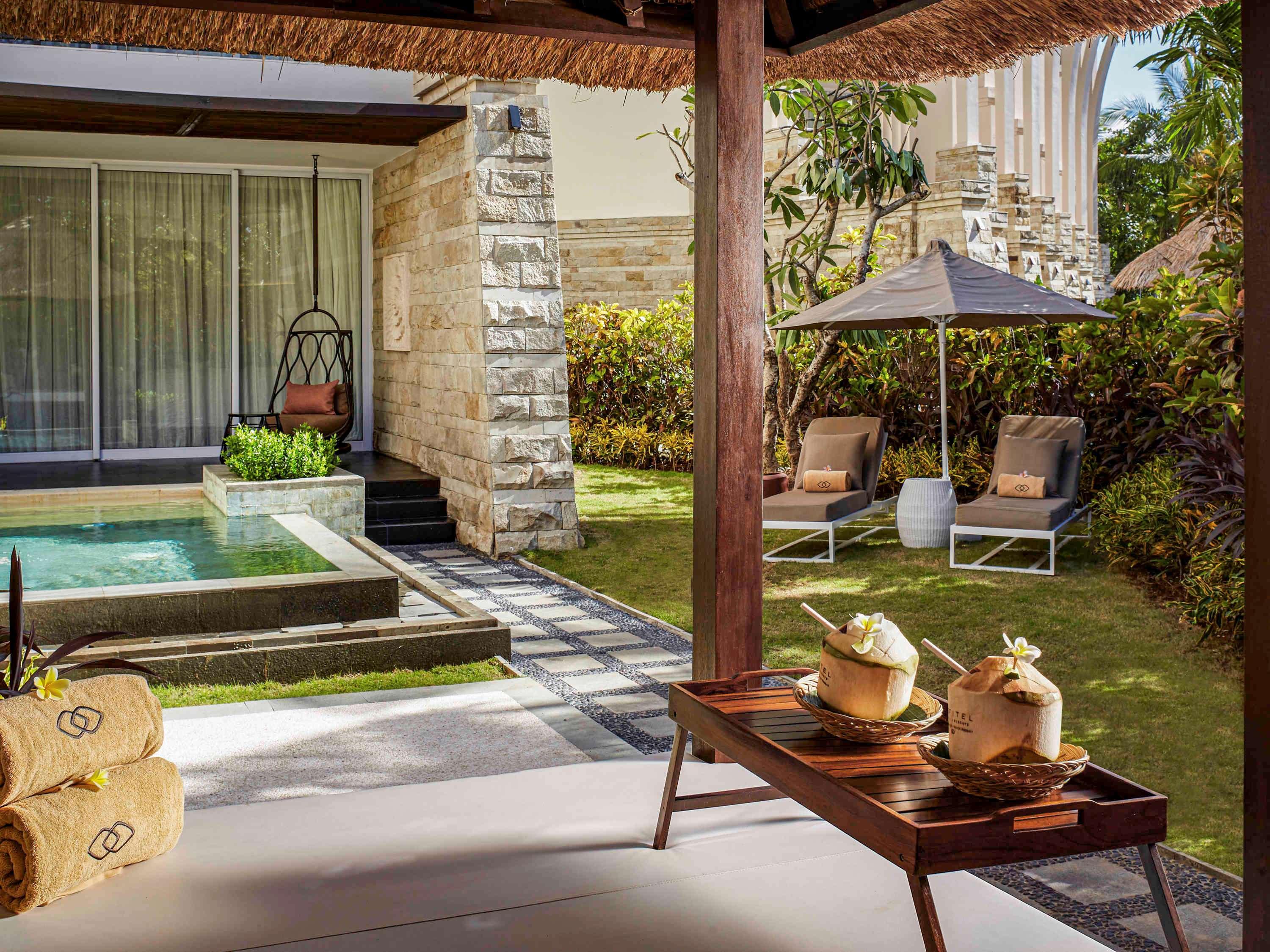 Double Pool View King Bed