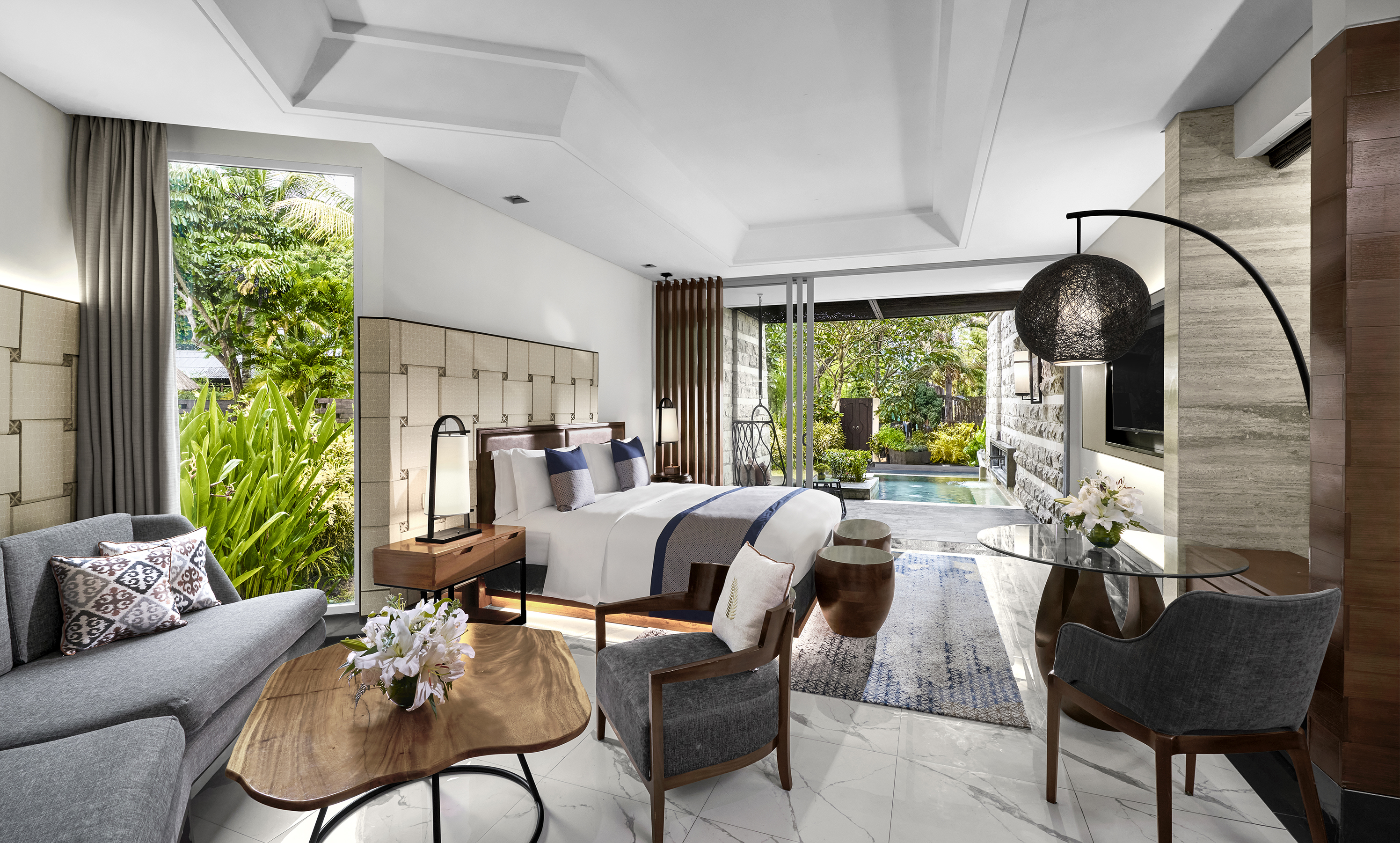 Double Pool View King Bed