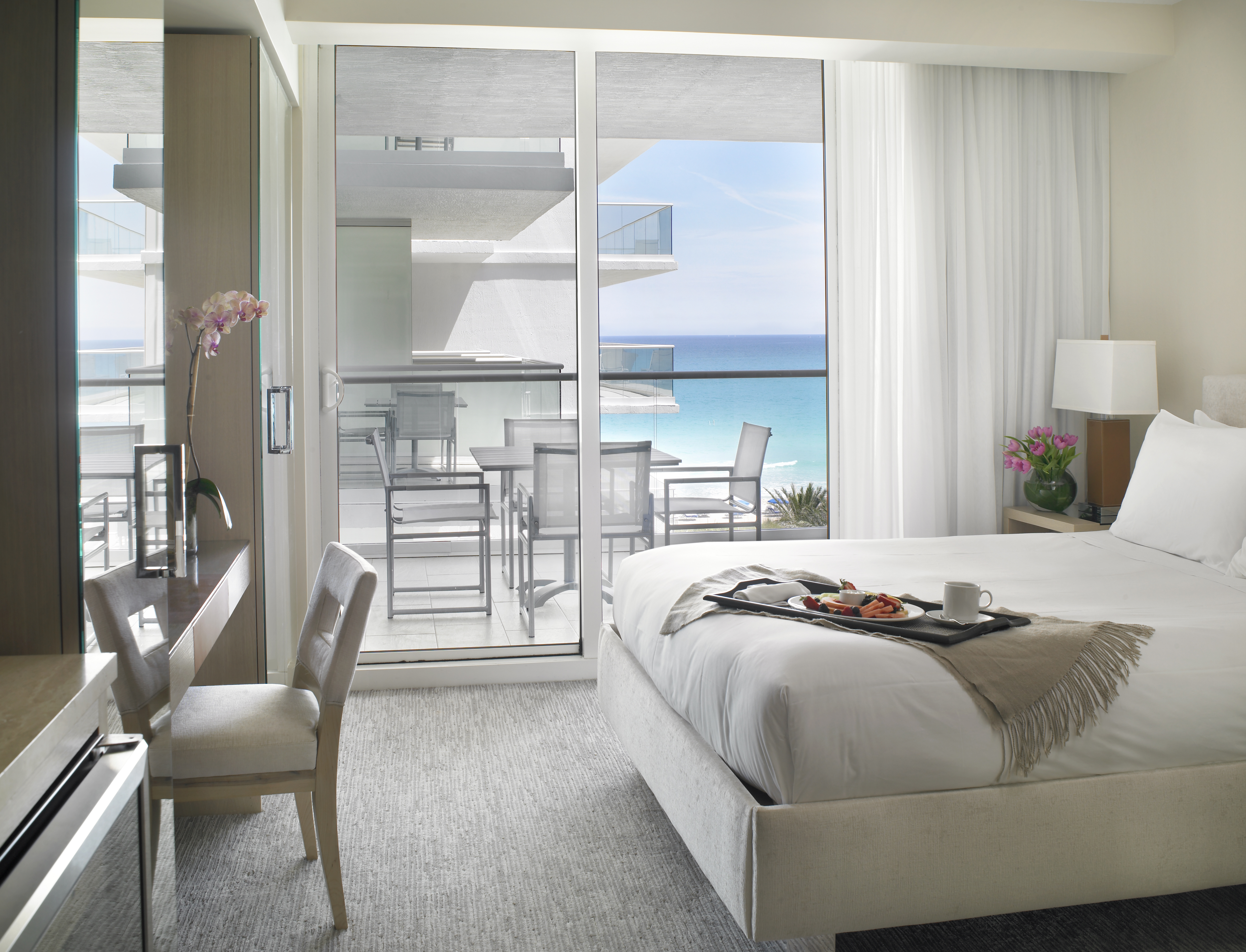 Suite Ocean View King Bed