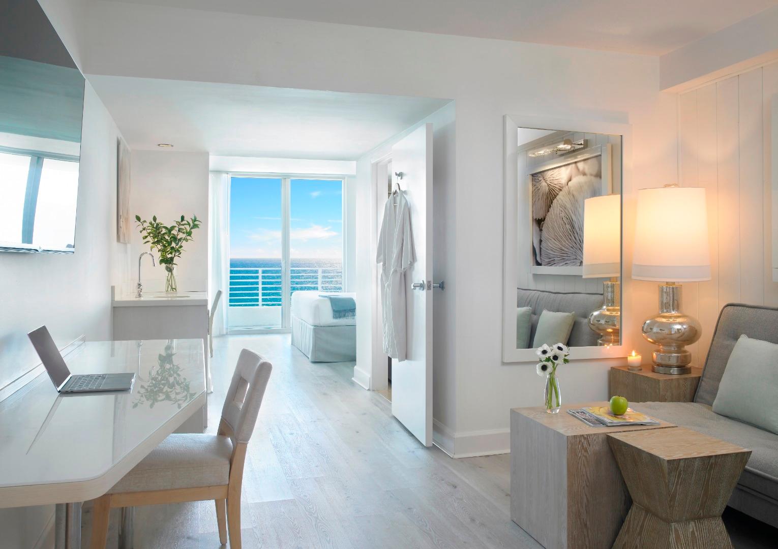 Suite Ocean Front King Bed