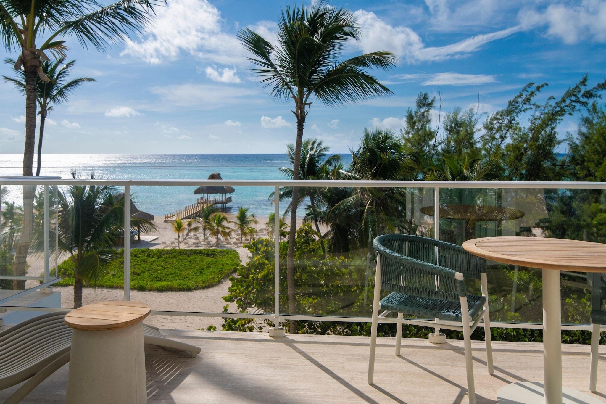 Junior Suite Ocean View King Bed