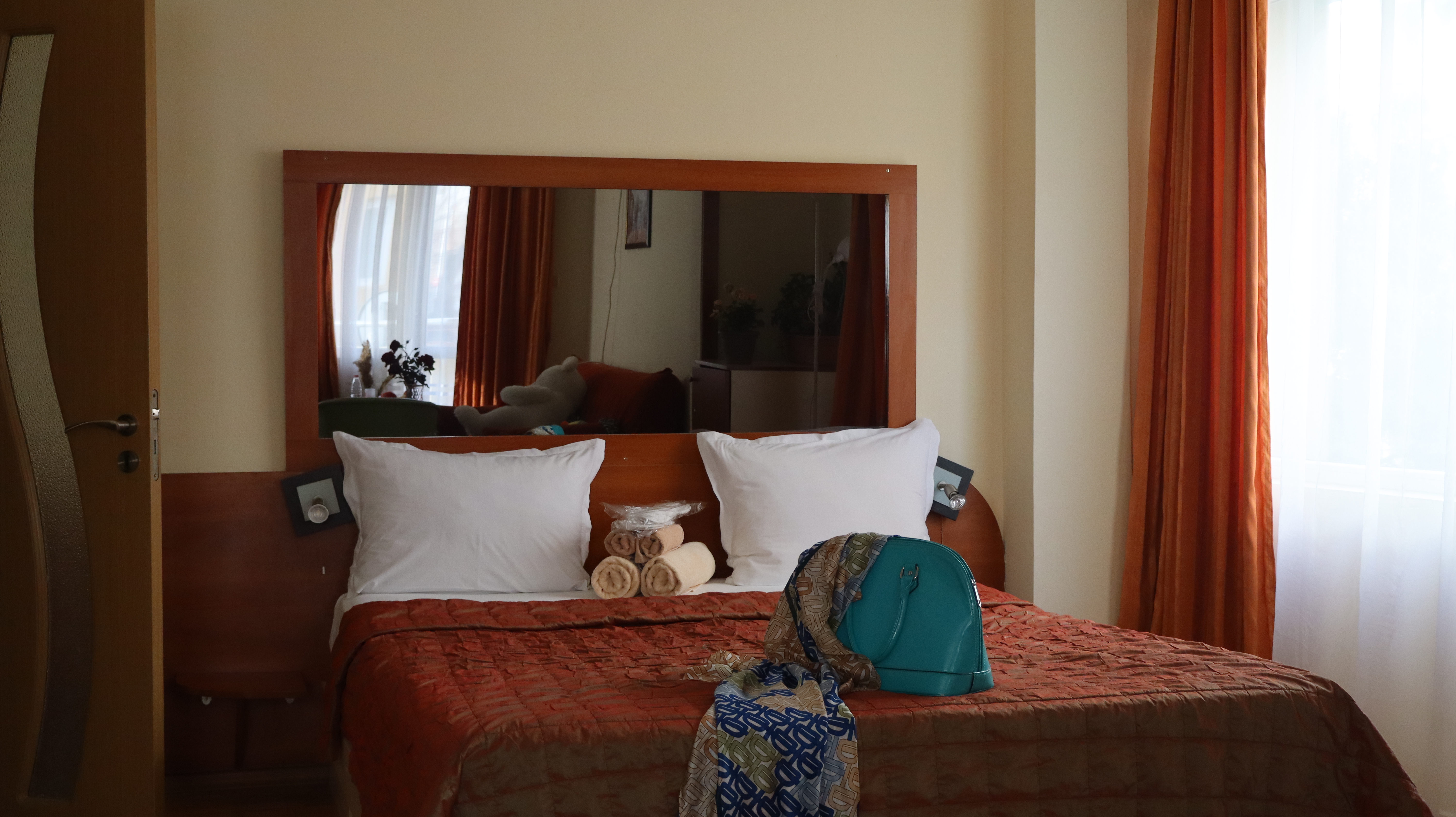 Studio King Bed One Bedroom 