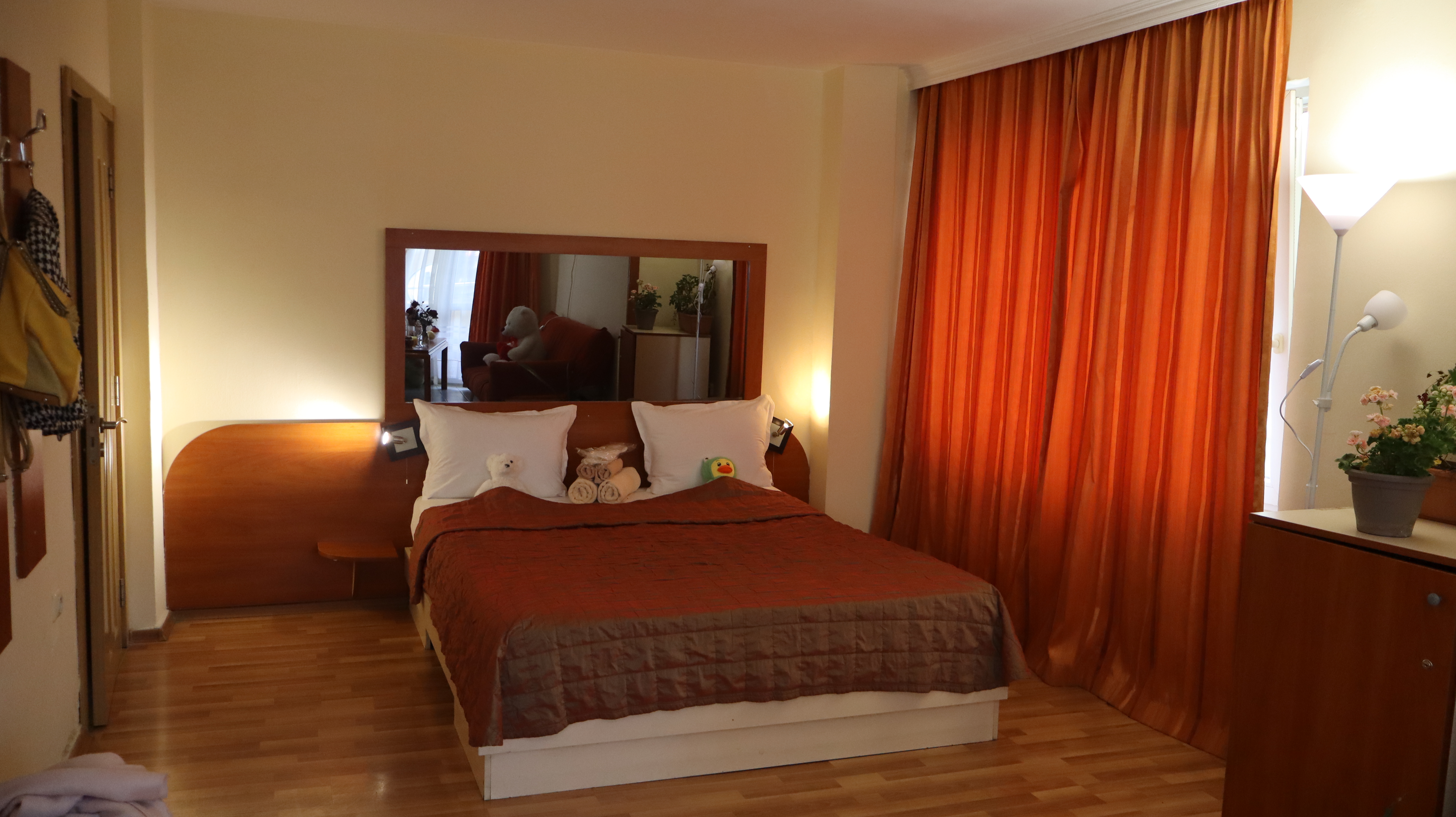 Studio Deluxe One Bedroom