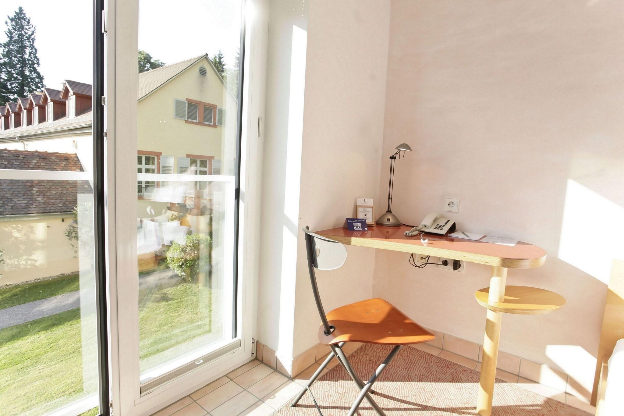 Single Queen Size Bed