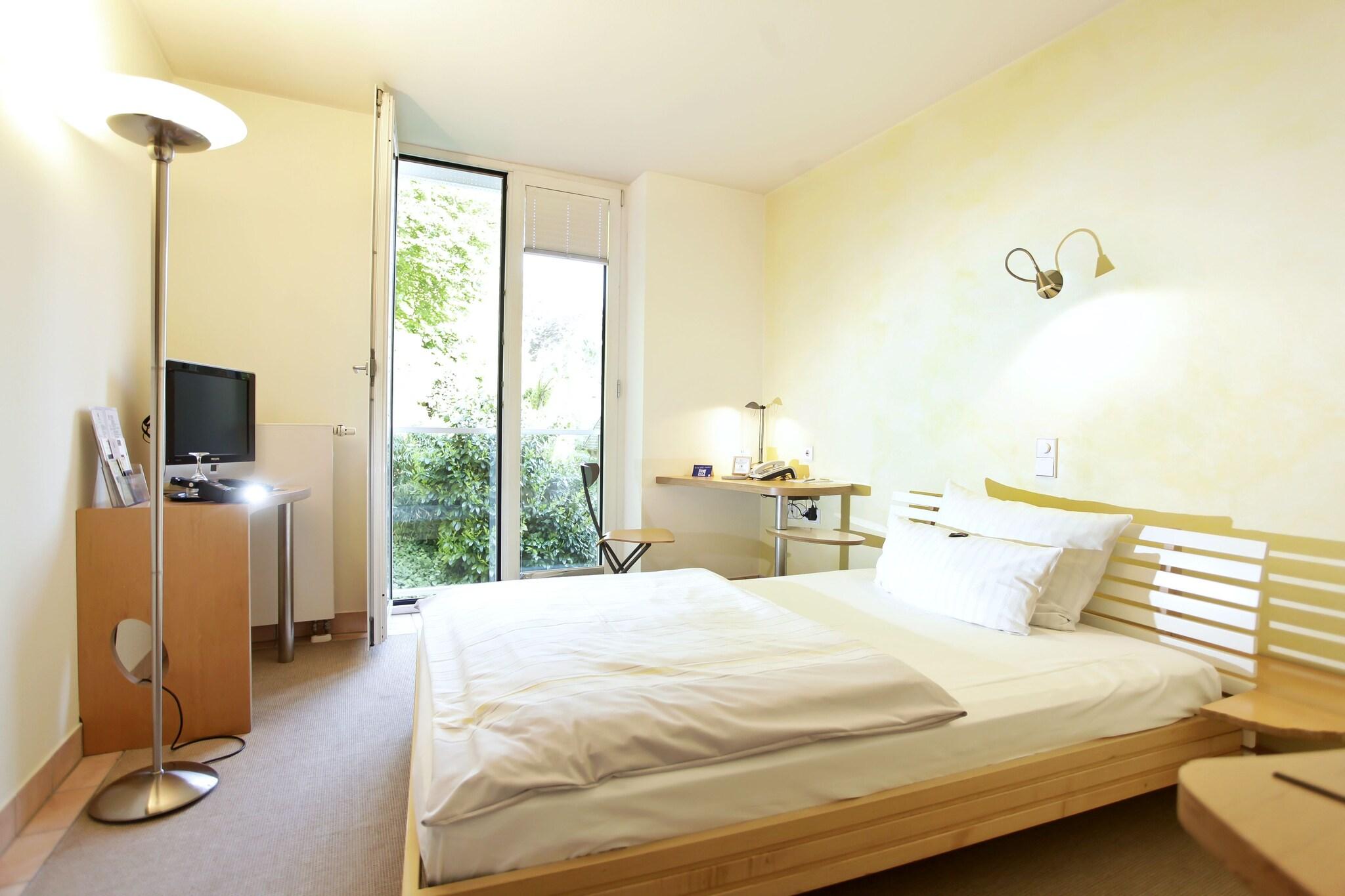 Single Queen Size Bed