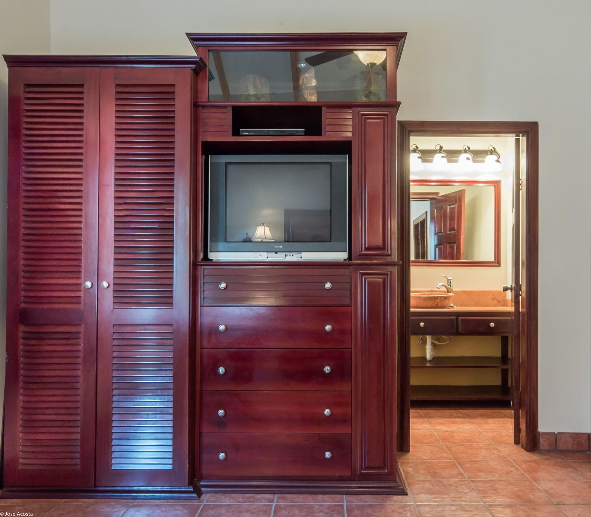 Villa Pool View King Bed