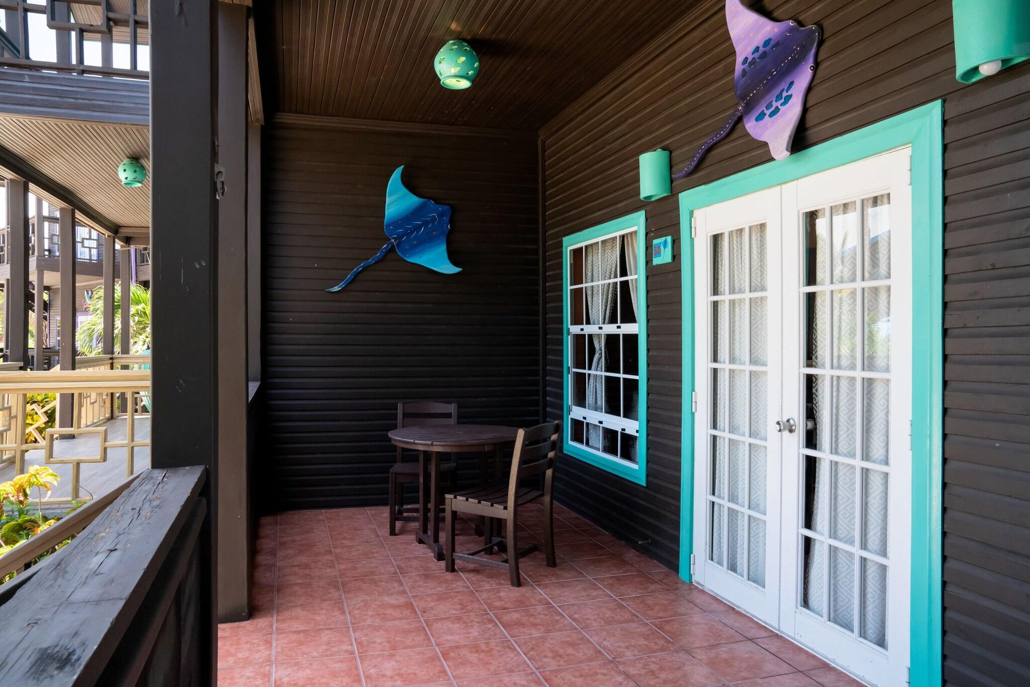 Villa Pool View King Bed