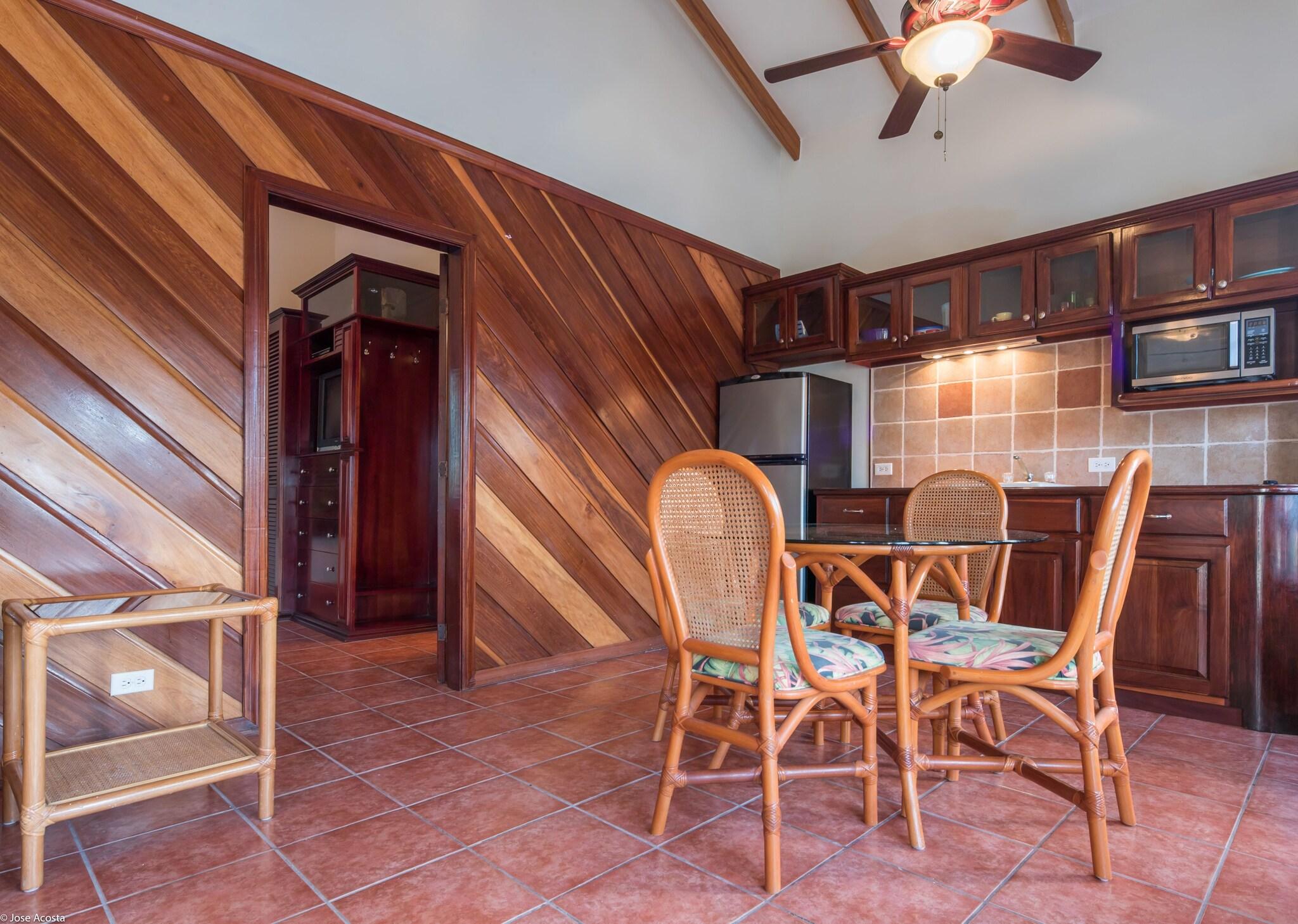 Villa Pool View King Bed