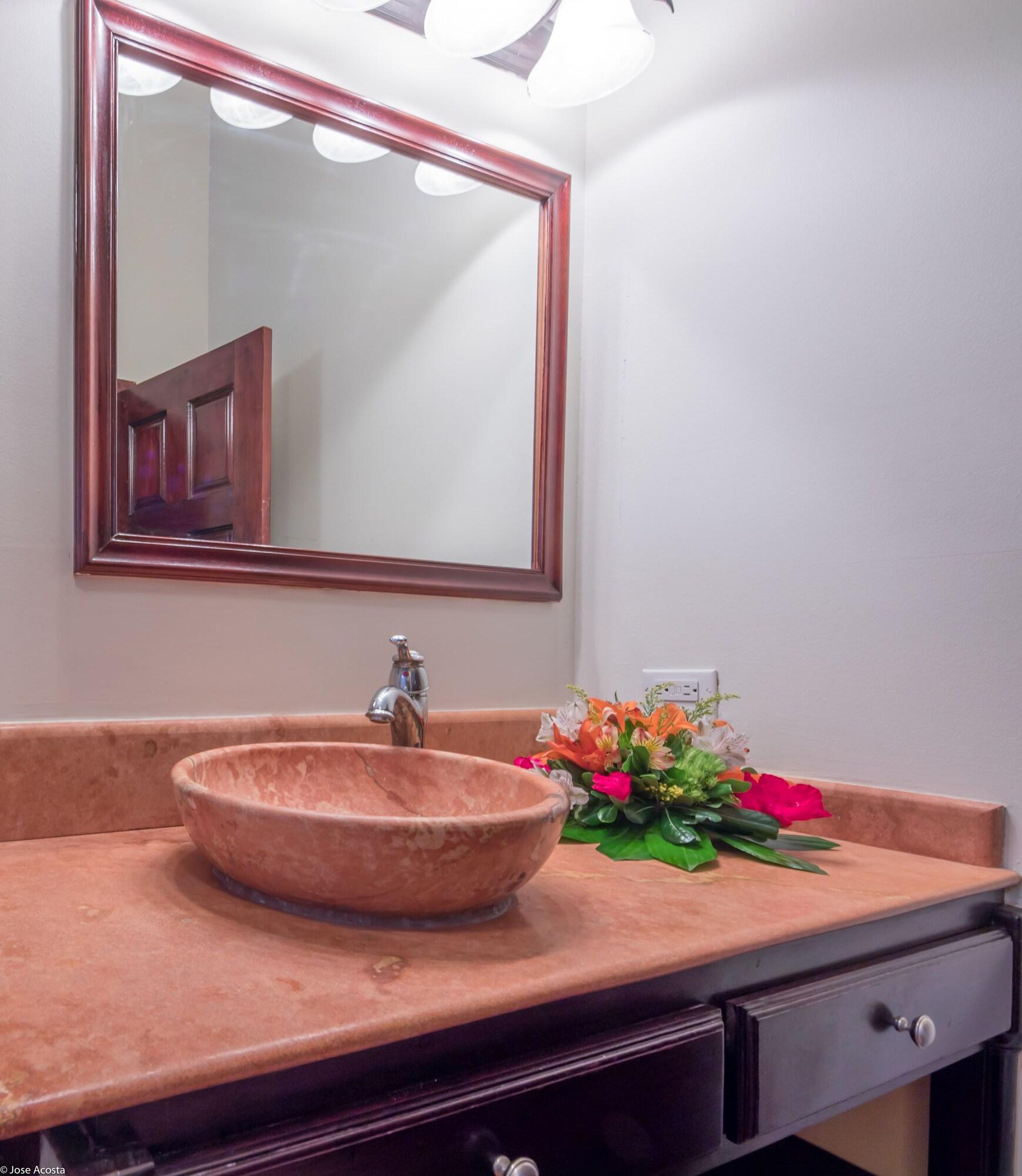 Villa Pool View King Bed