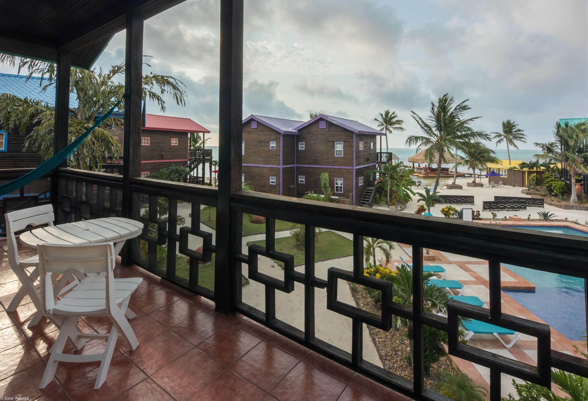 Villa Pool View King Bed