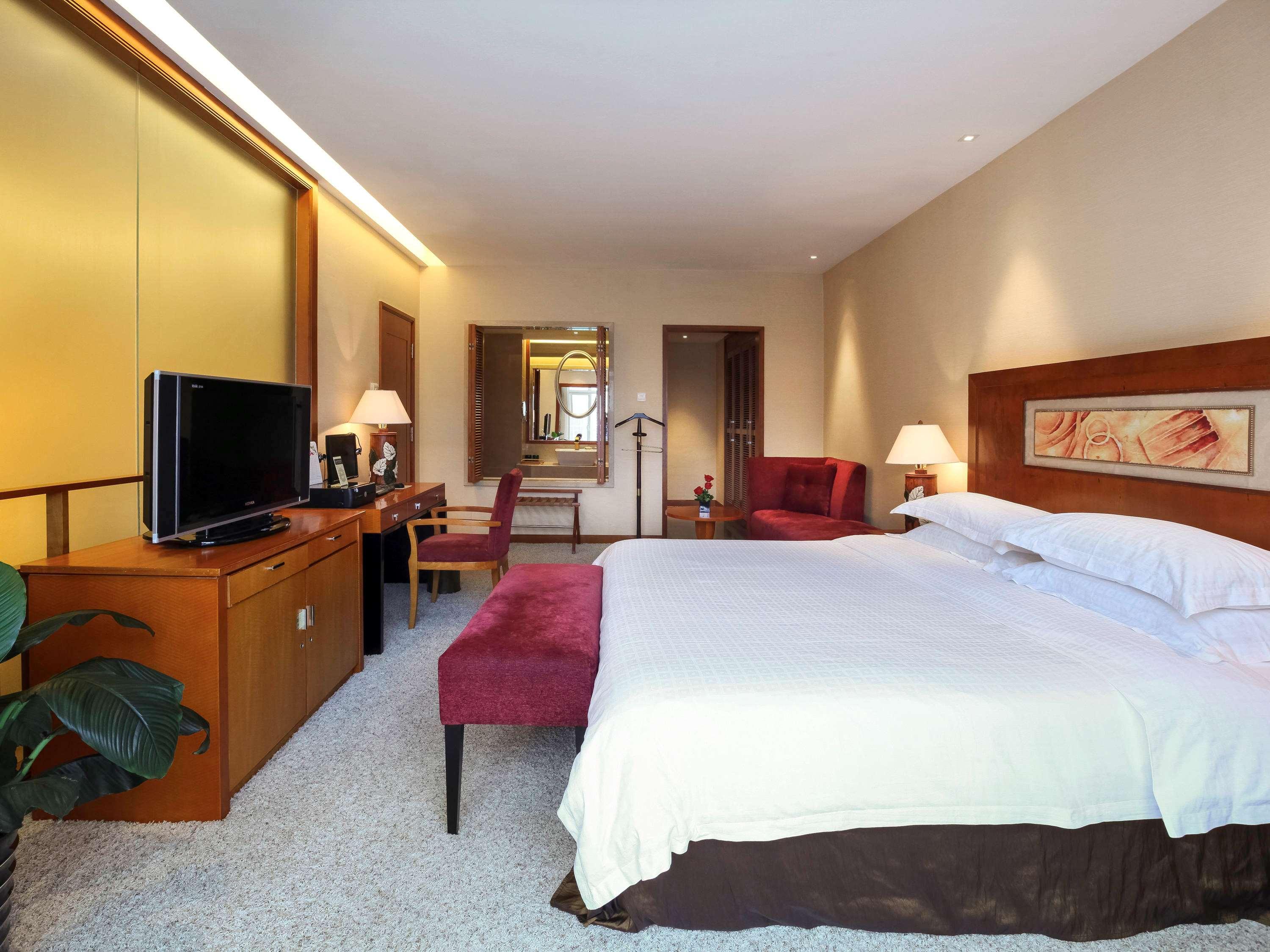 Suite Deluxe King Bed