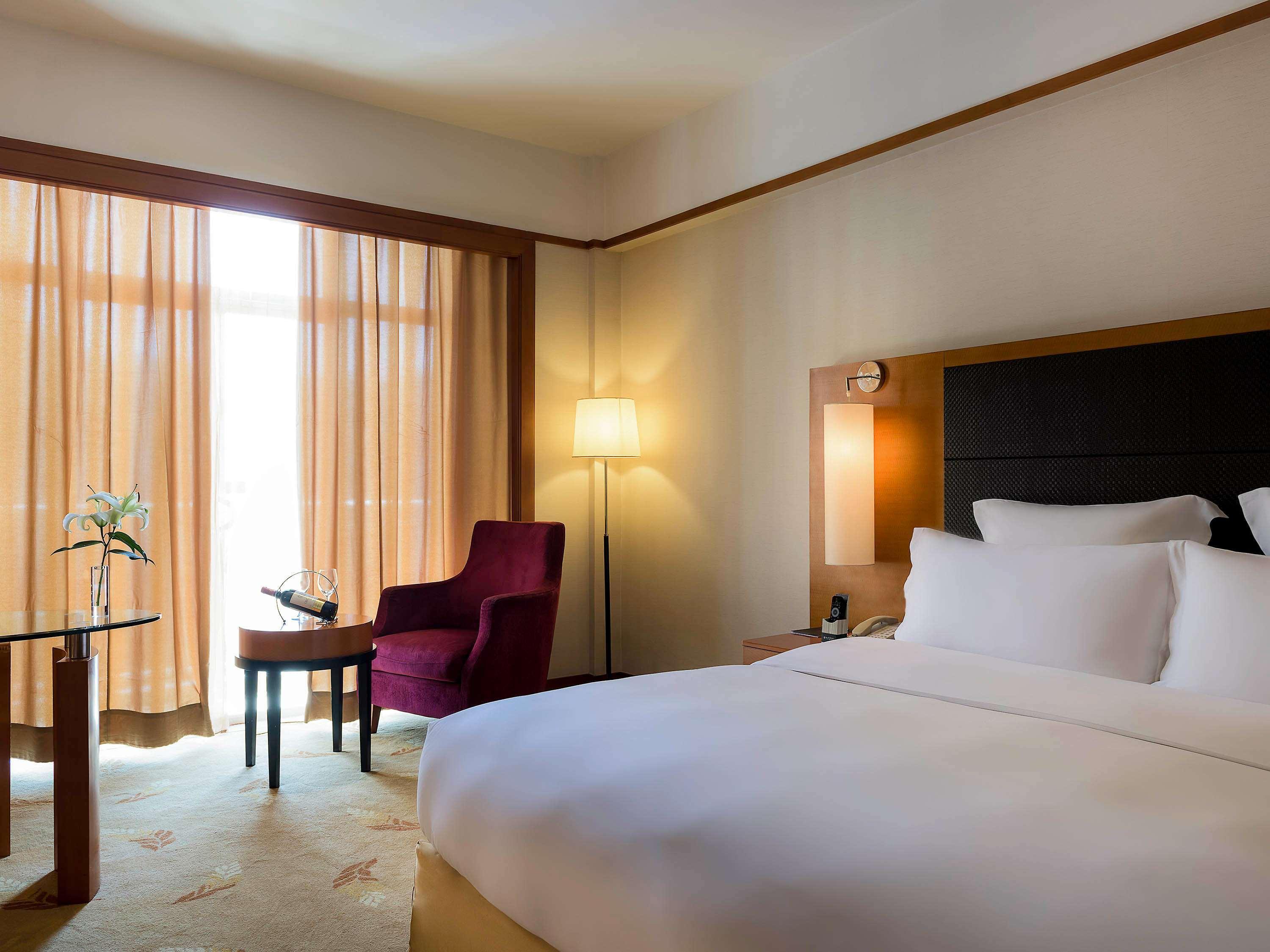 Double Deluxe King Bed