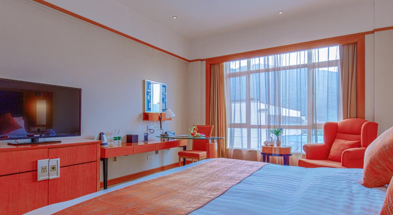 Double Deluxe King Bed