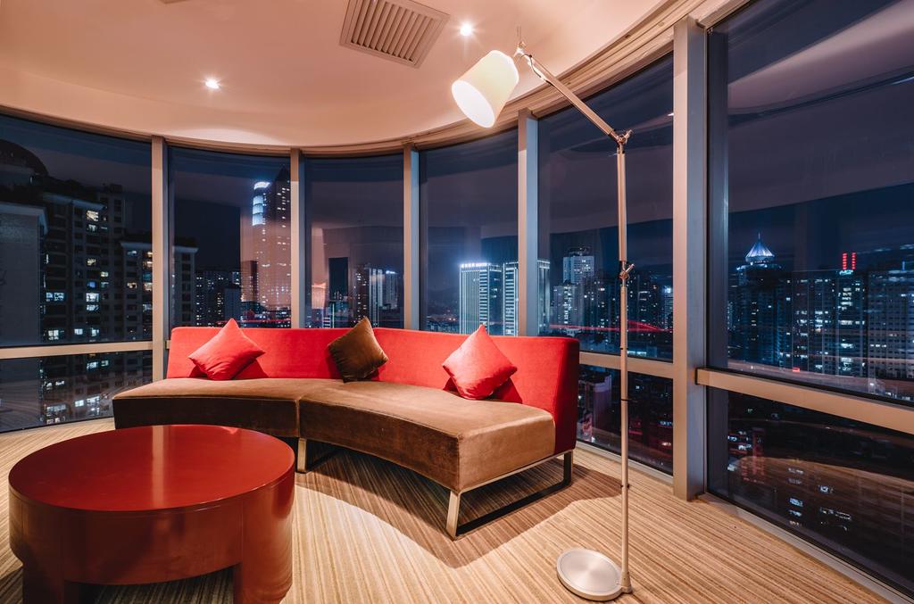 Double Deluxe City View King Bed