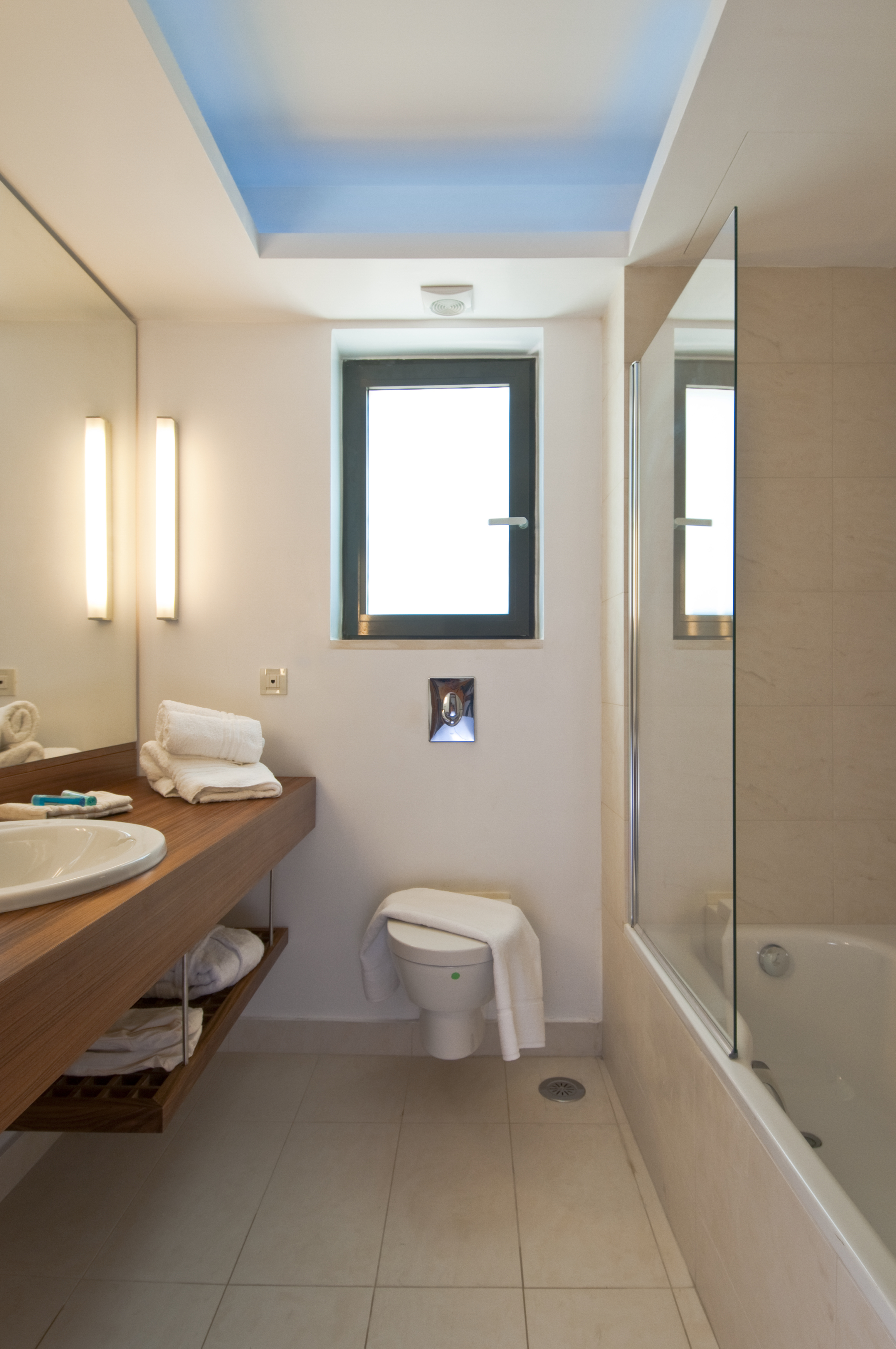 Double or Twin Side Sea View