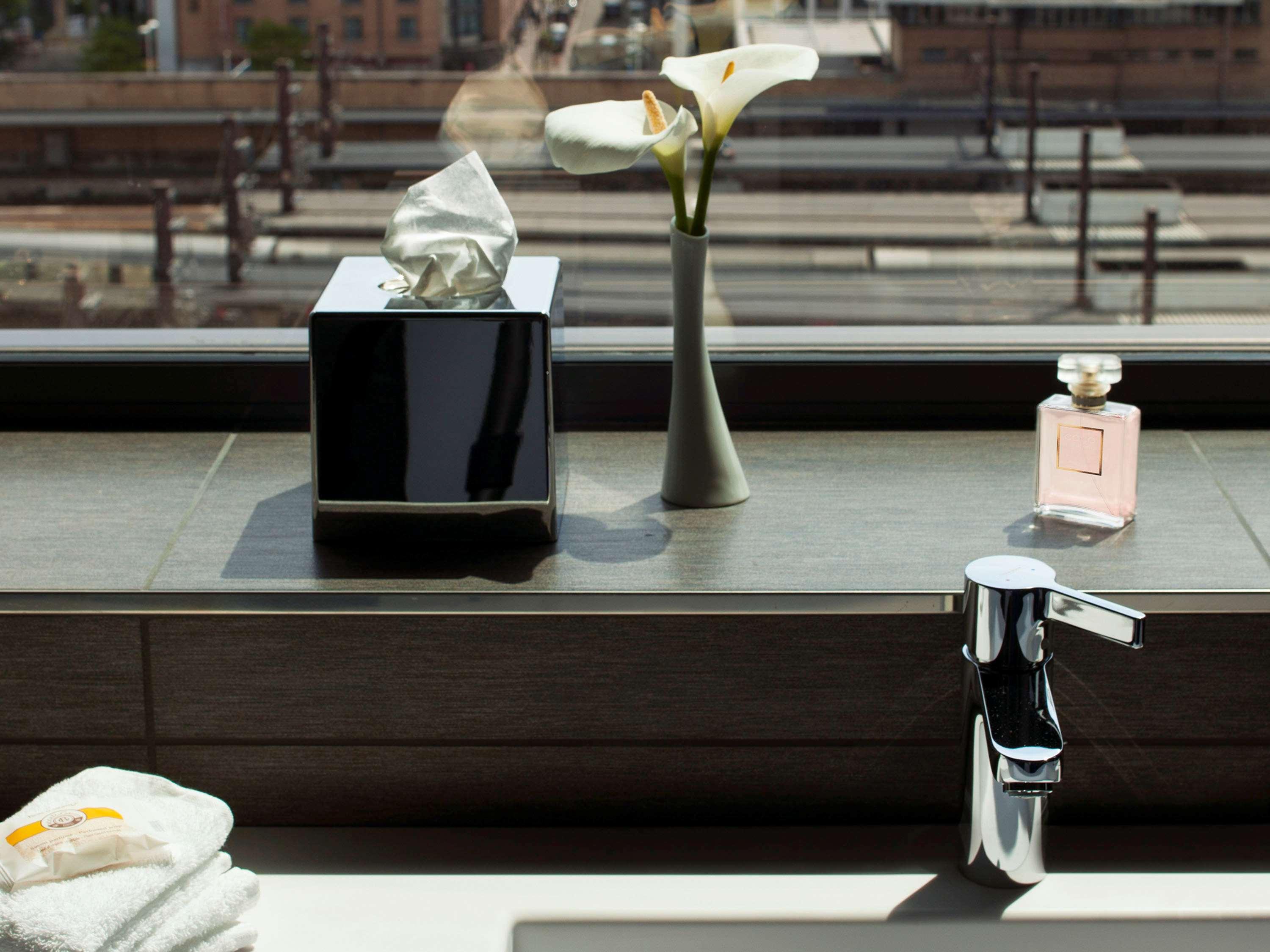 Double Deluxe City View King Bed