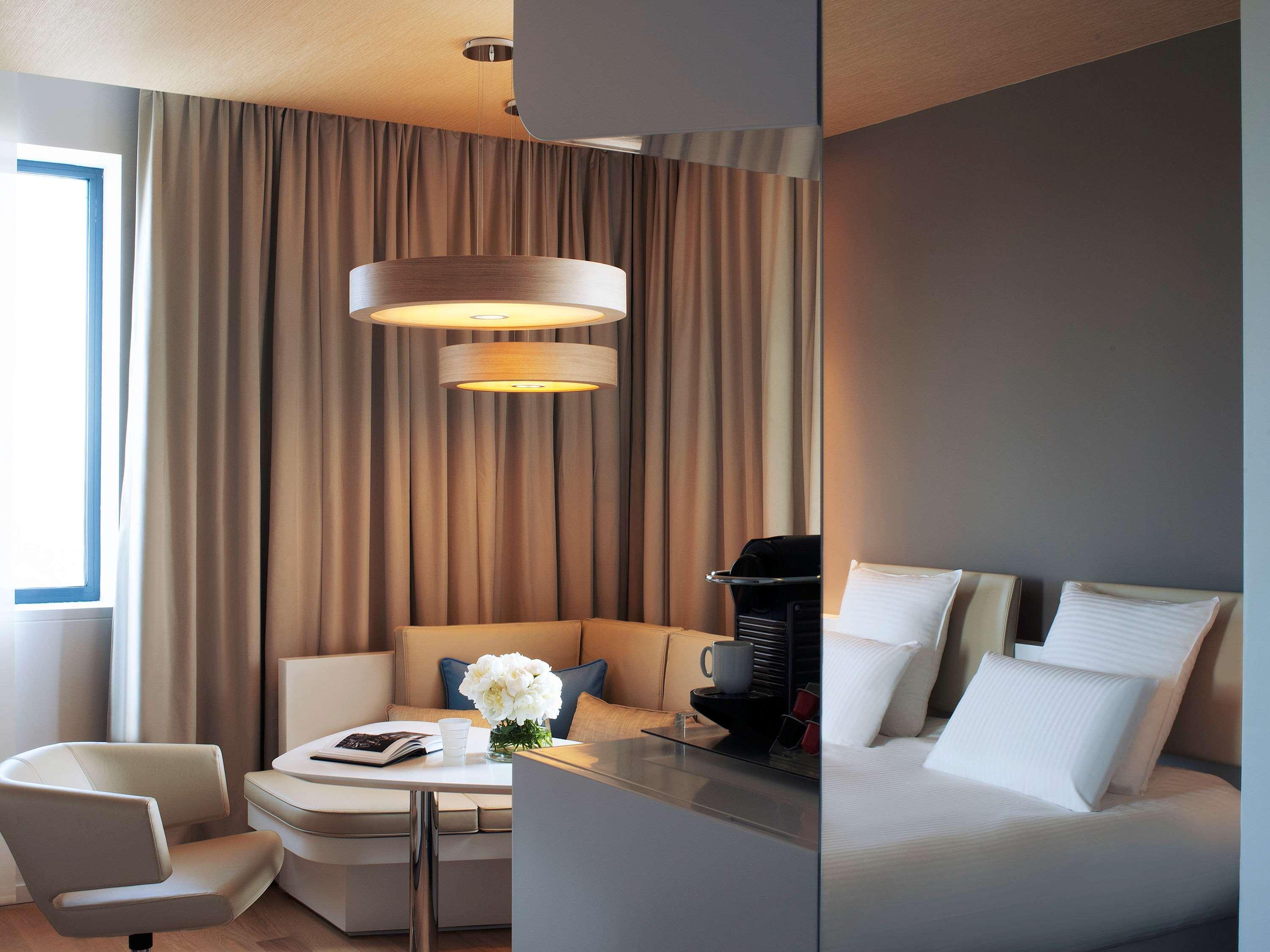 Double Deluxe City View King Bed