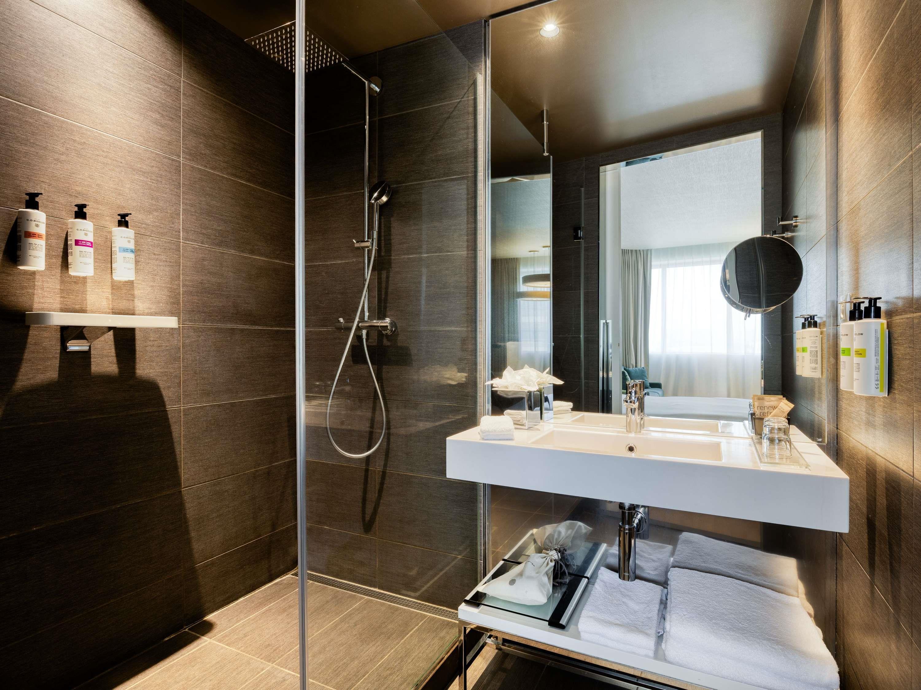 Double Deluxe City View King Bed