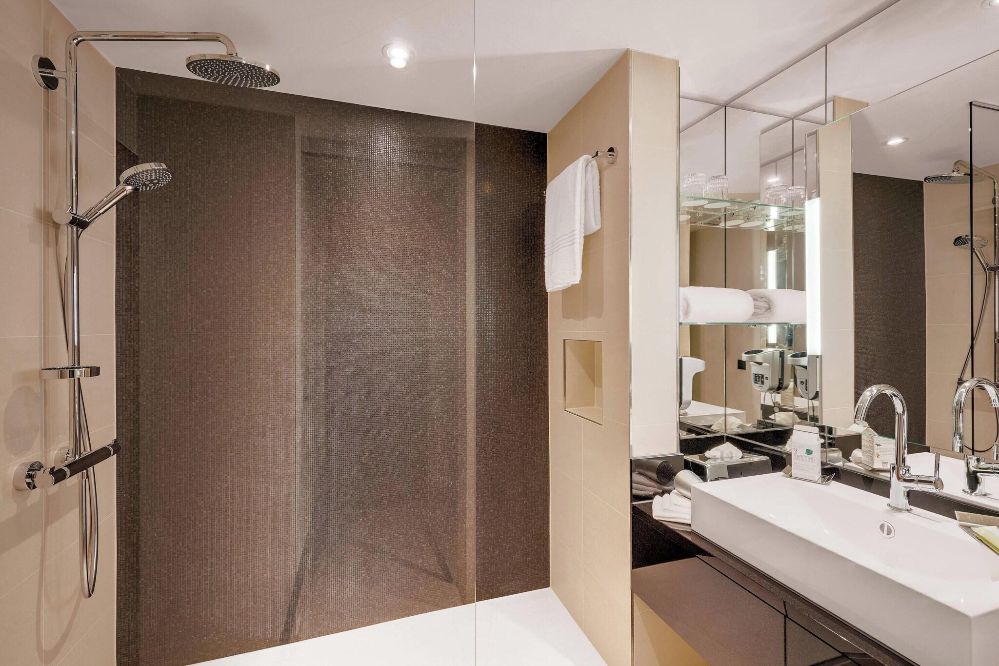 Junior Suite King Bed One Bedroom 