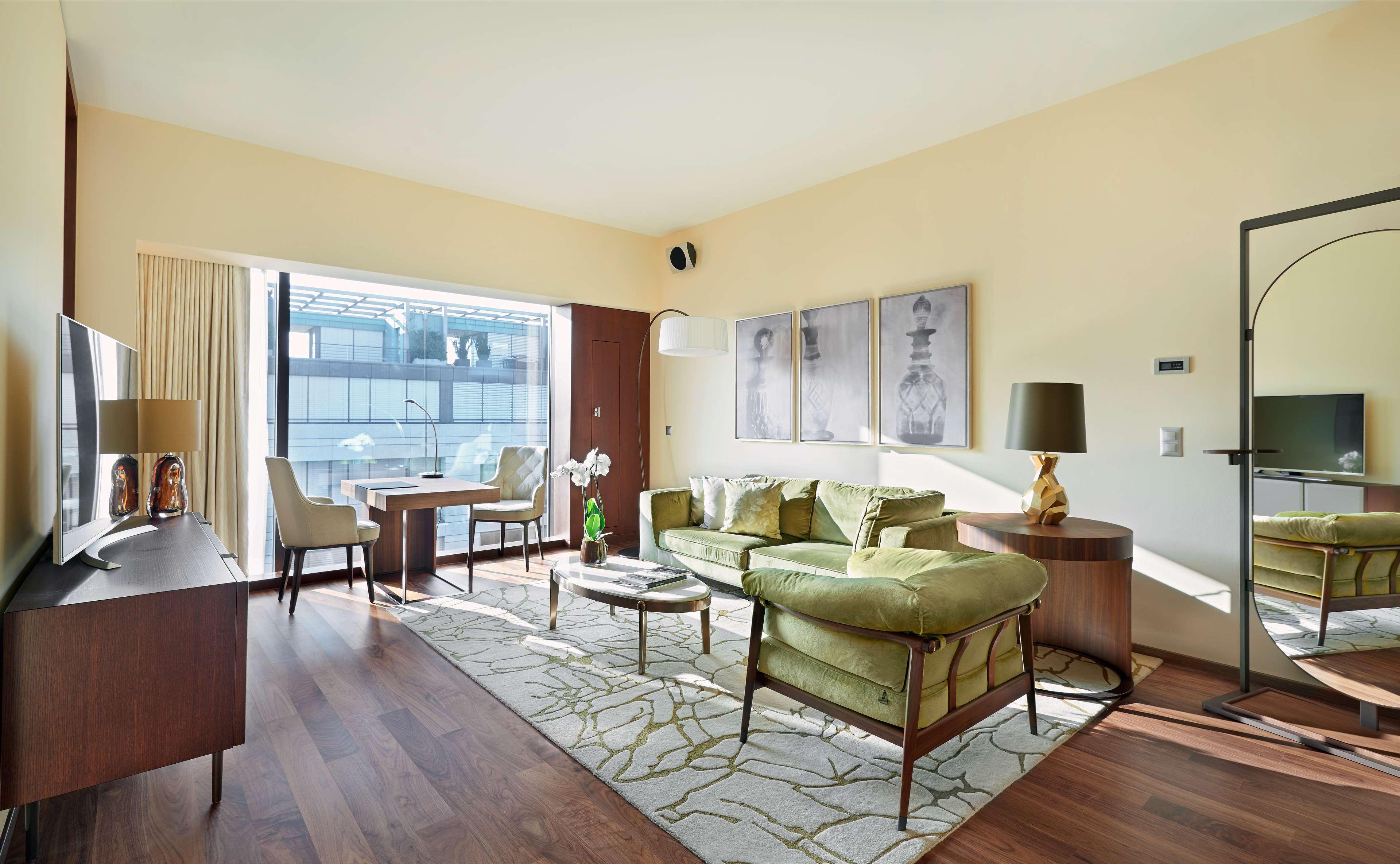 Suite King Bed Non Smoking