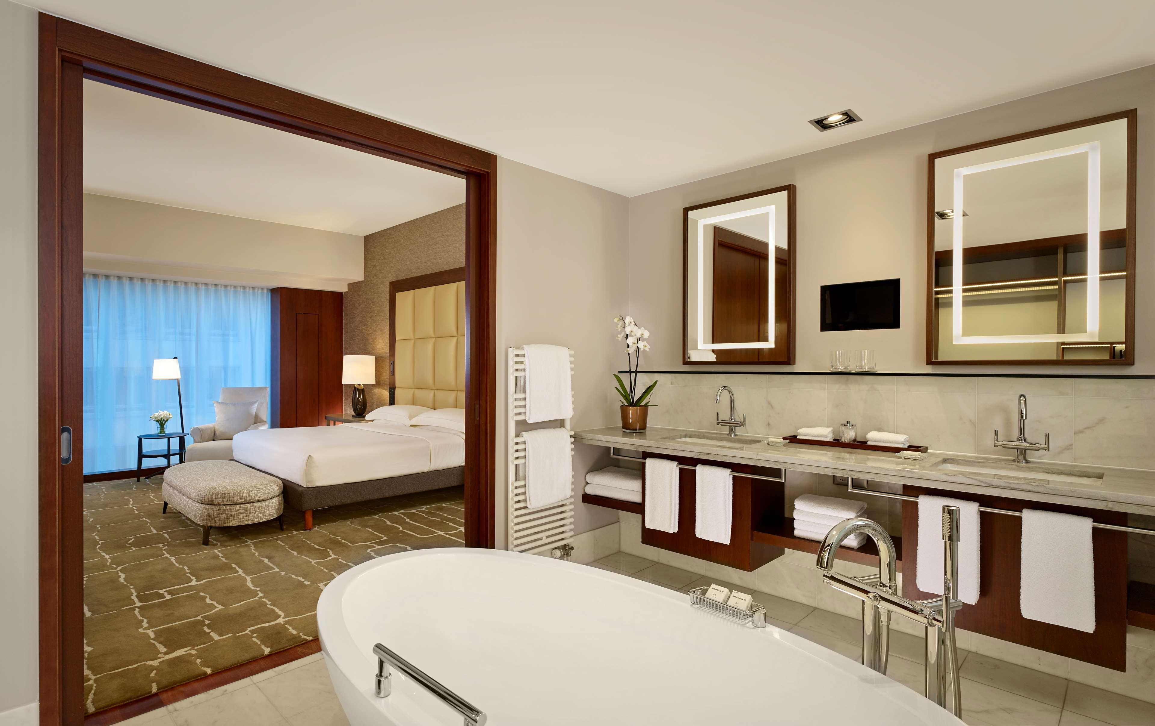Suite Executive King Bed