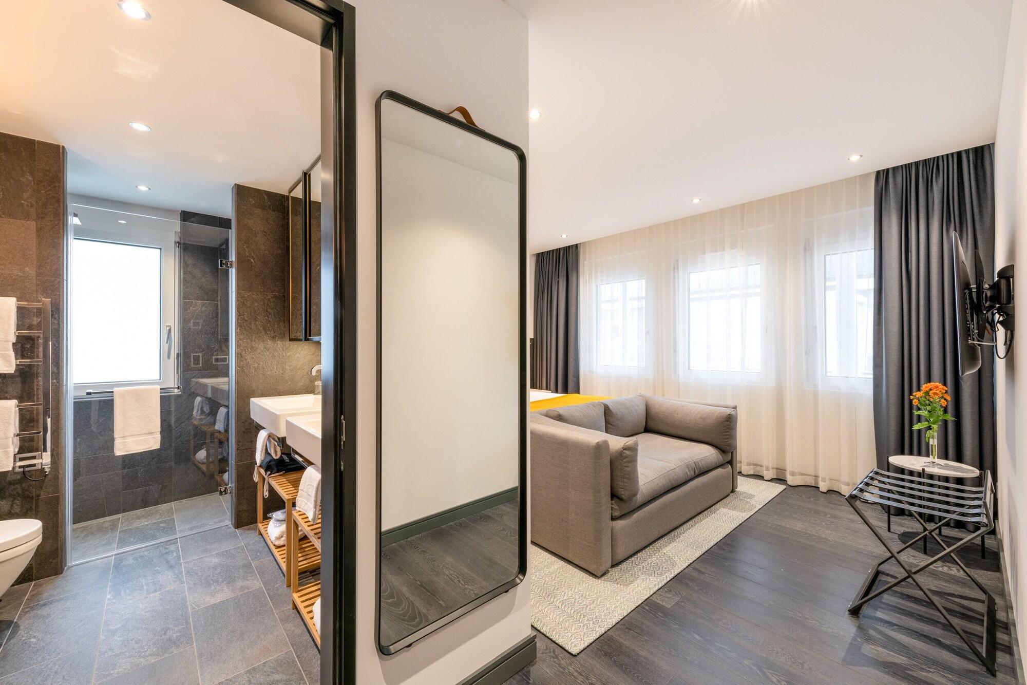 Studio King Size Bed