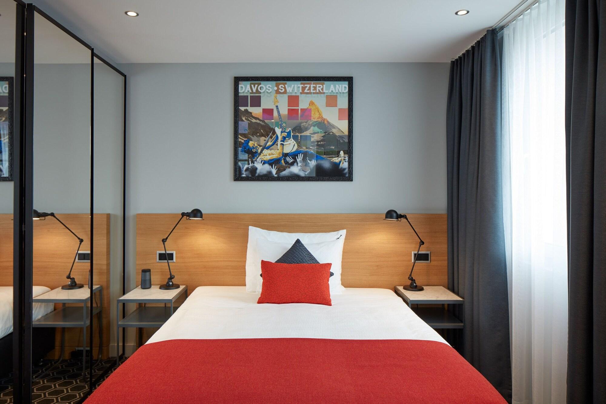 Double Superior Queen Bed