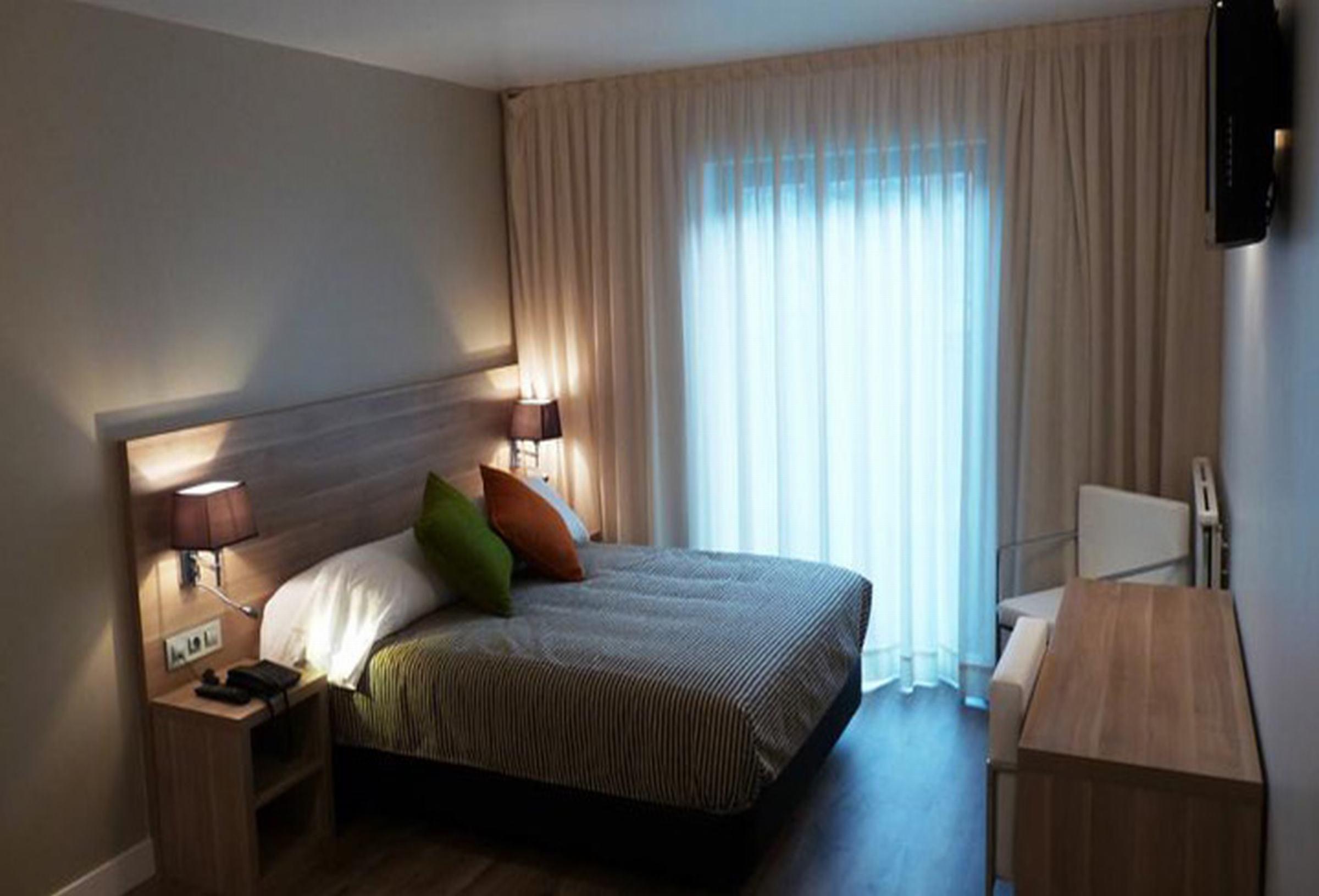 Double or Twin Standard